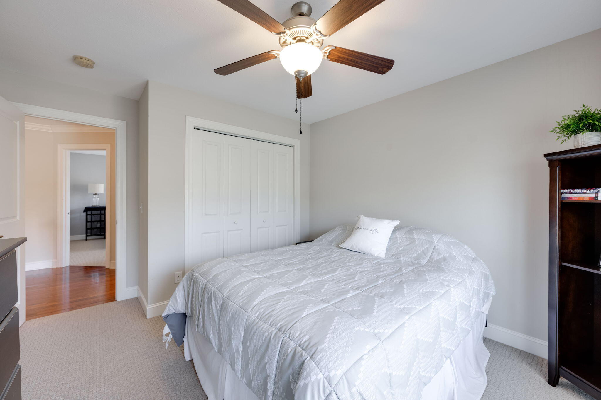 1012 Lynnstone Dr