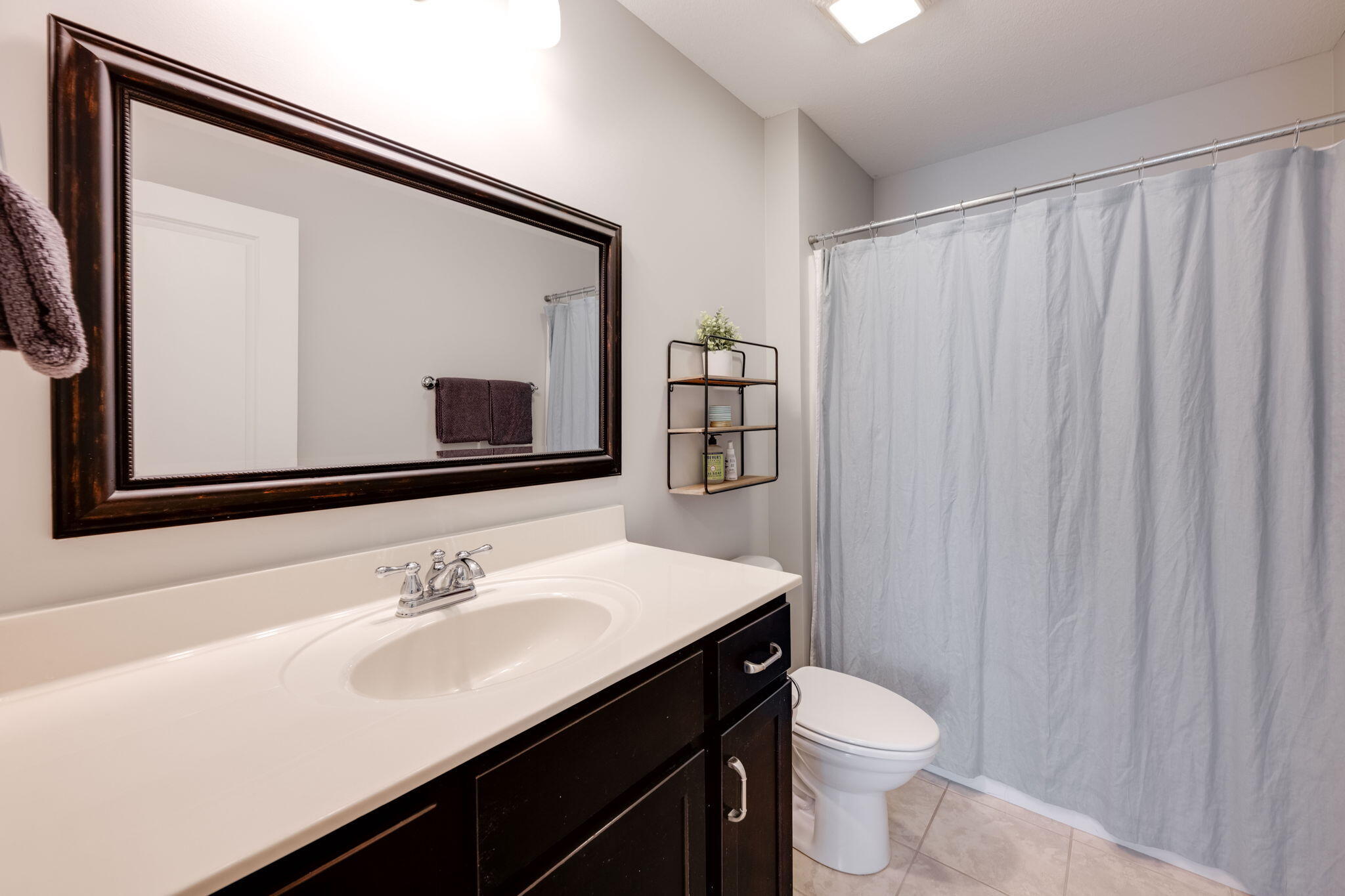 1012 Lynnstone Dr