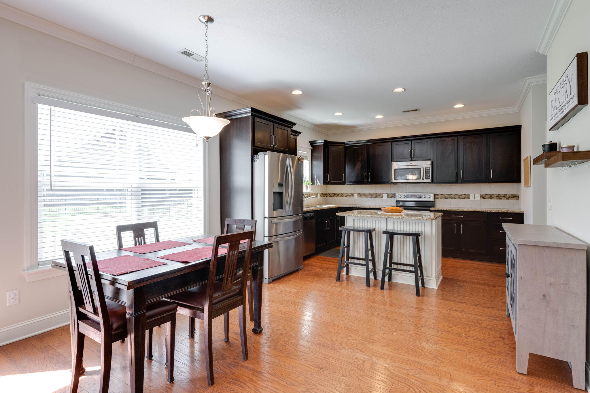 1012 Lynnstone Dr