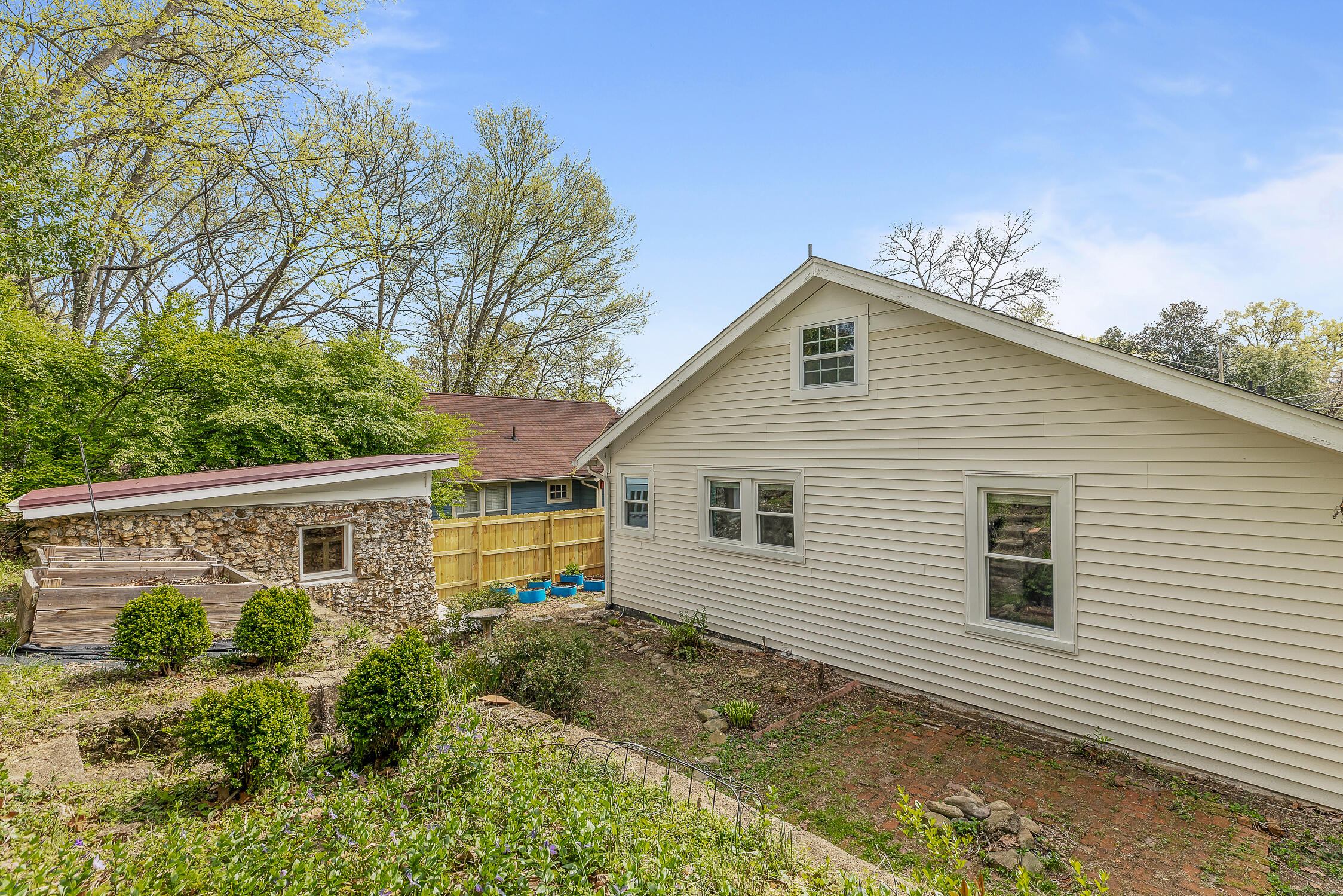 1215 Mississippi Ave
