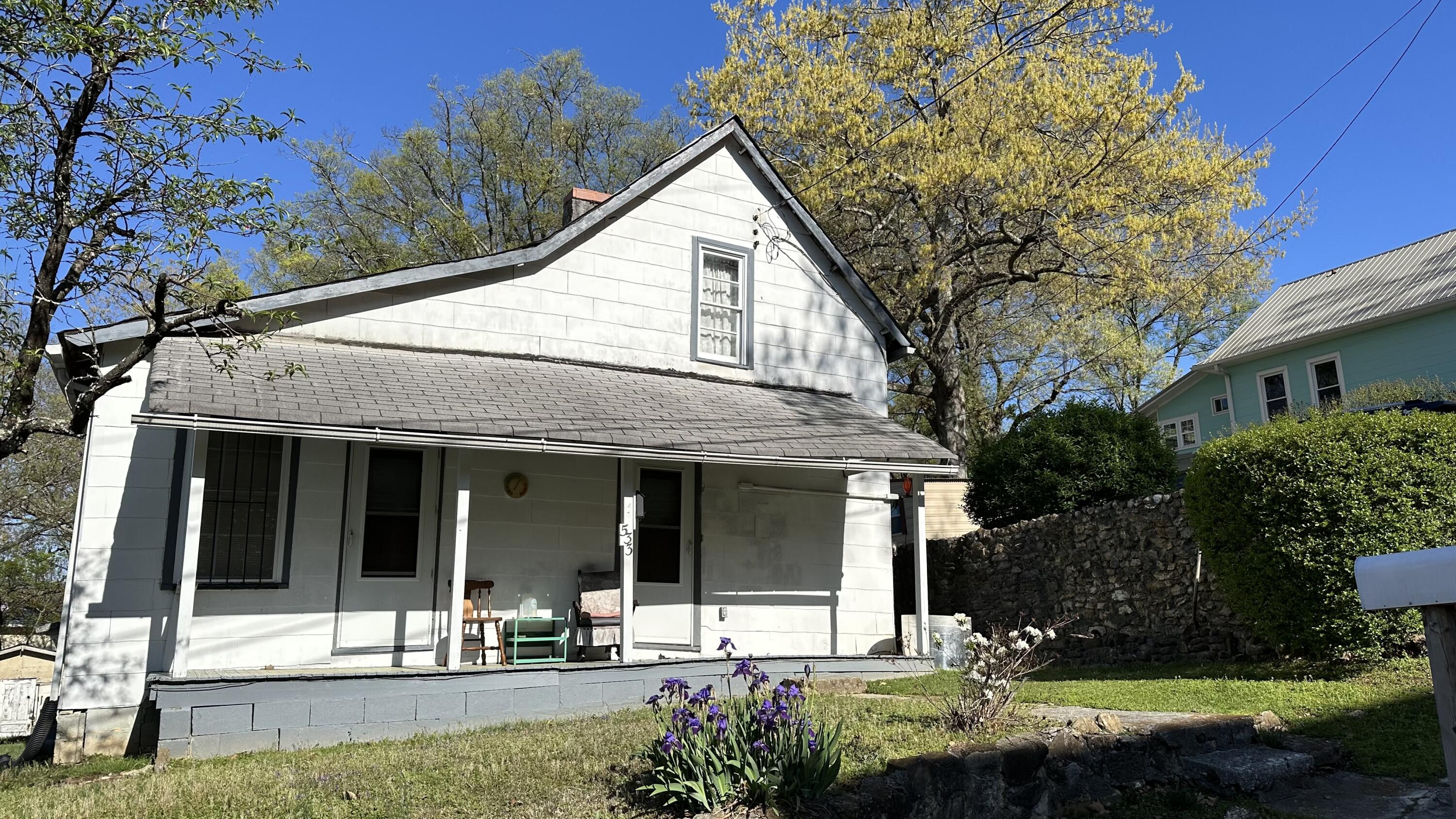 533 Woodland Ave