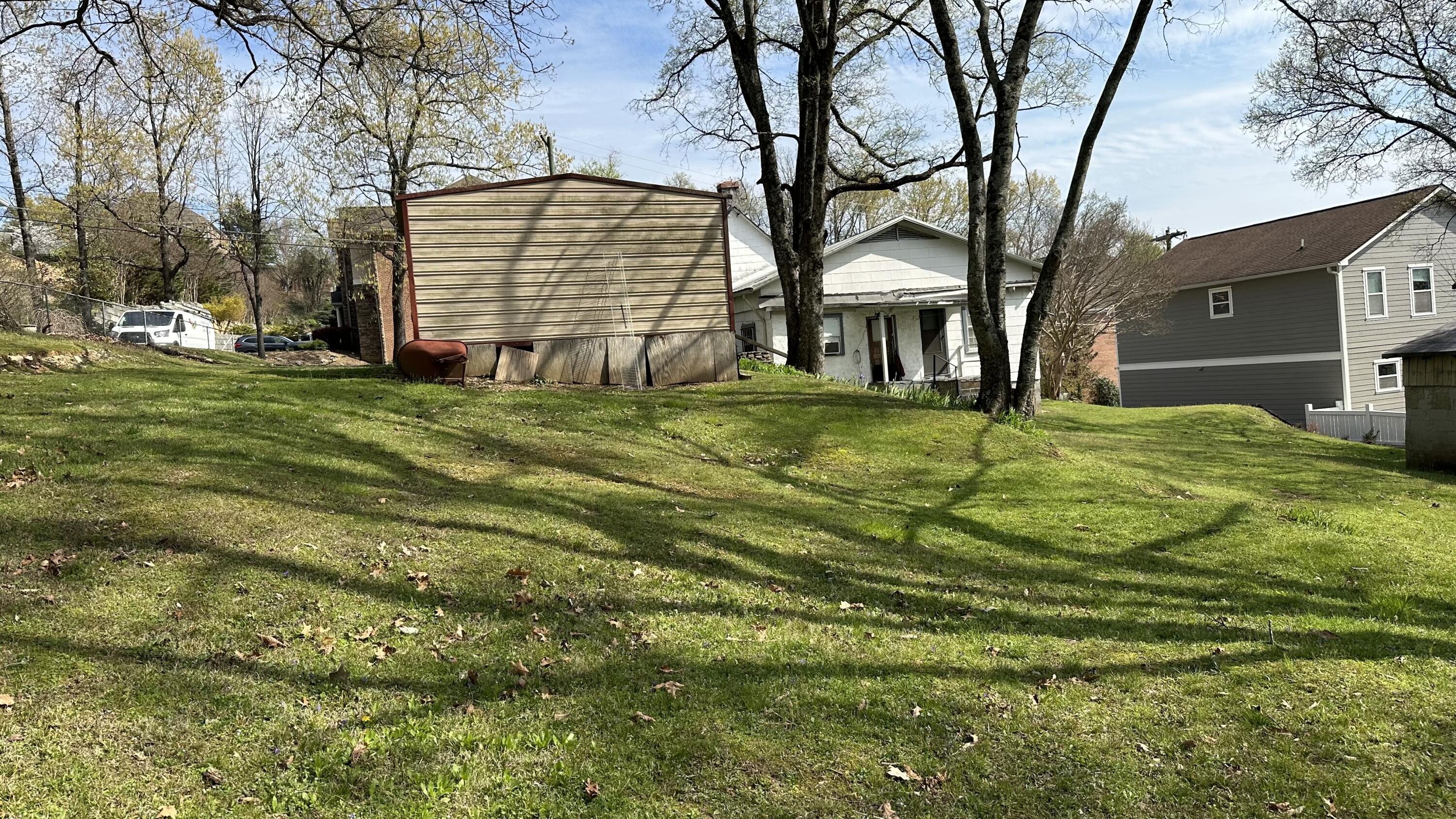 533 Woodland Ave