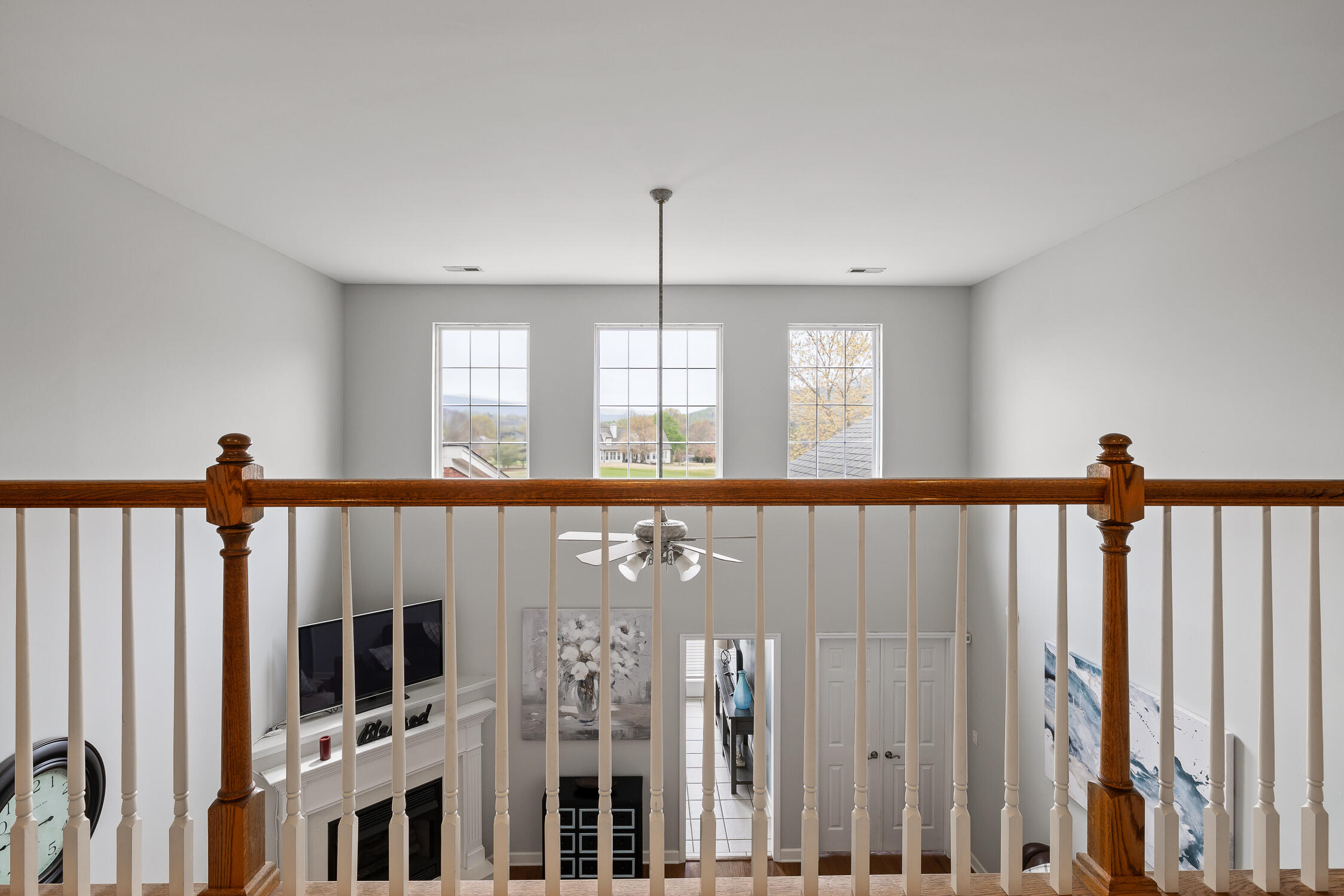 702 Outlook Ln