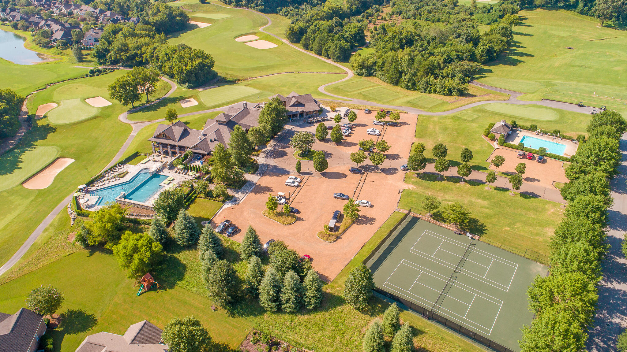 702 Outlook Ln