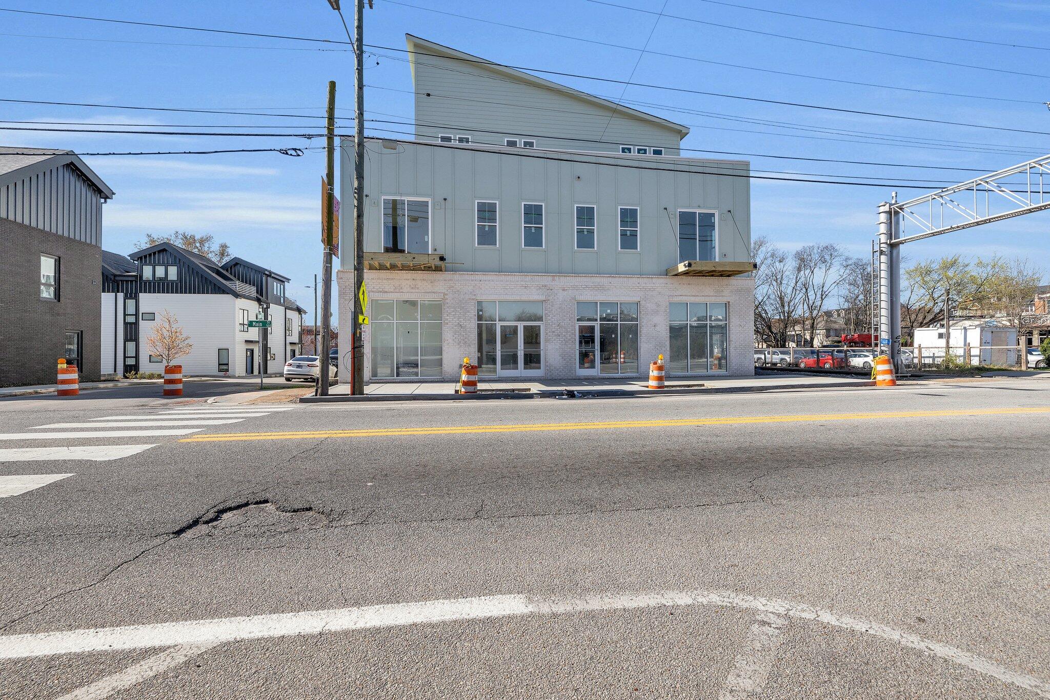 1511 Adams Street, 102