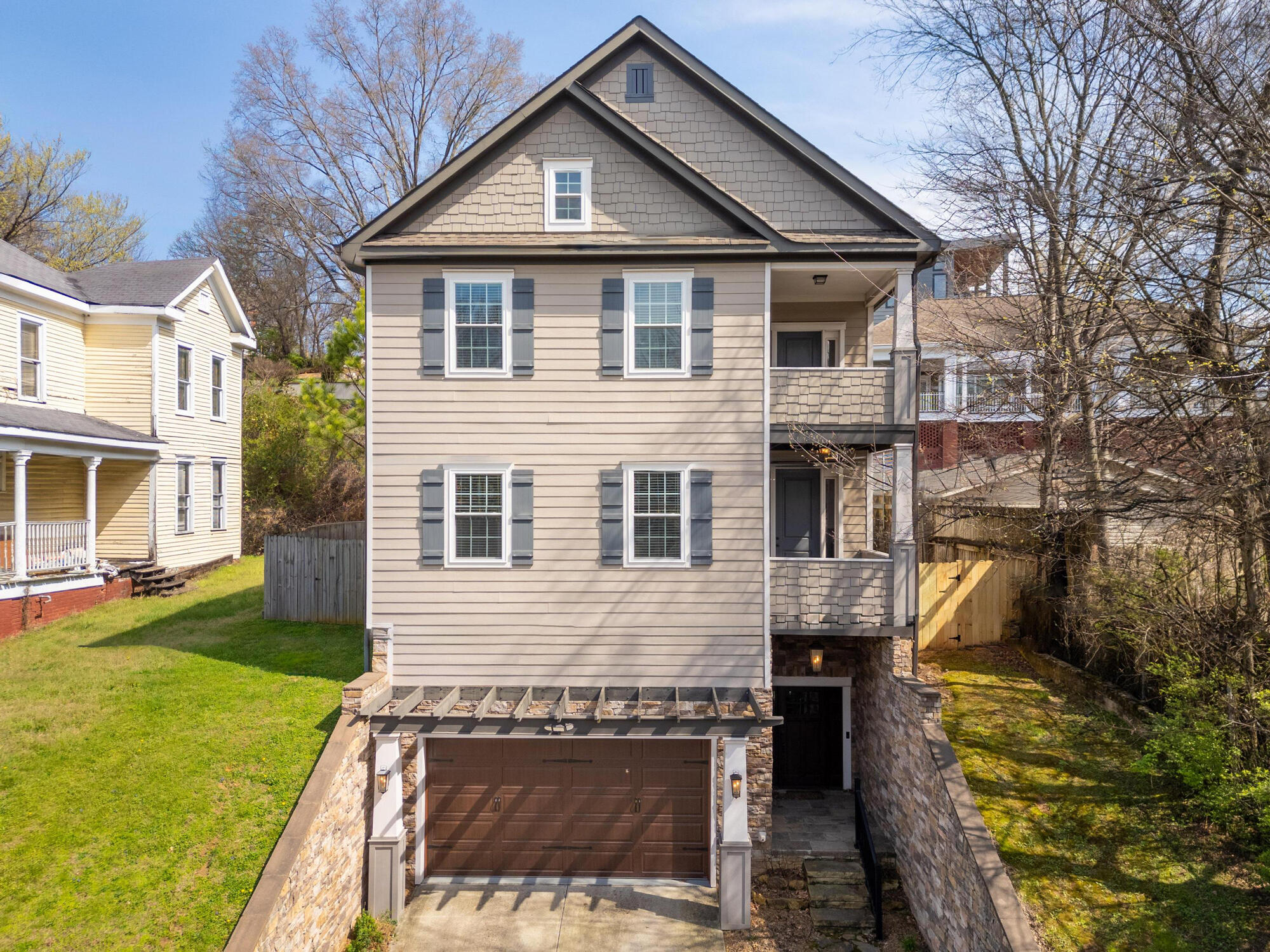 208 Woodland Avenue