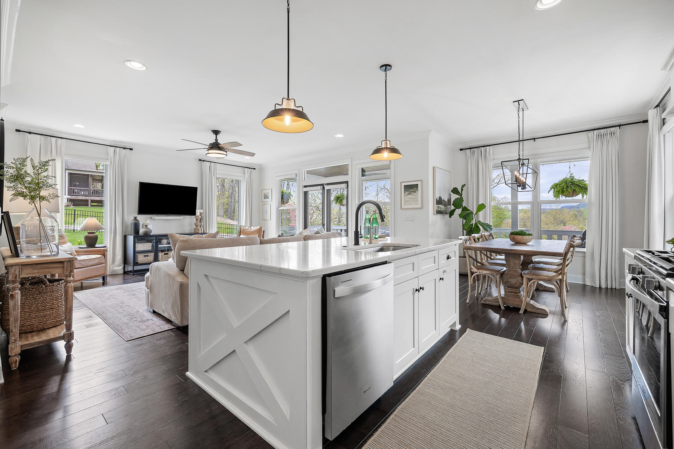 1807 Seven Pines Lane