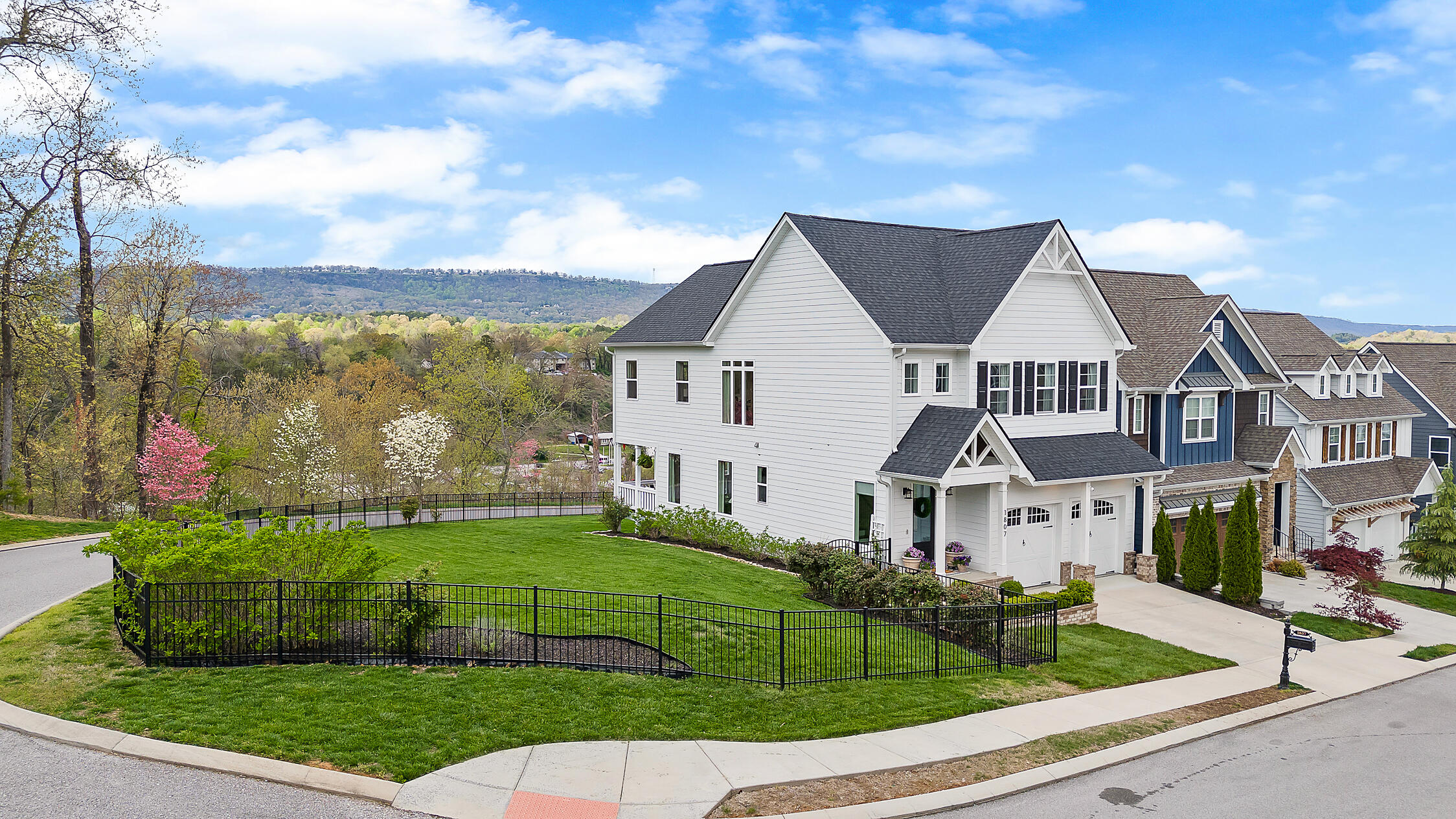 1807 Seven Pines Lane