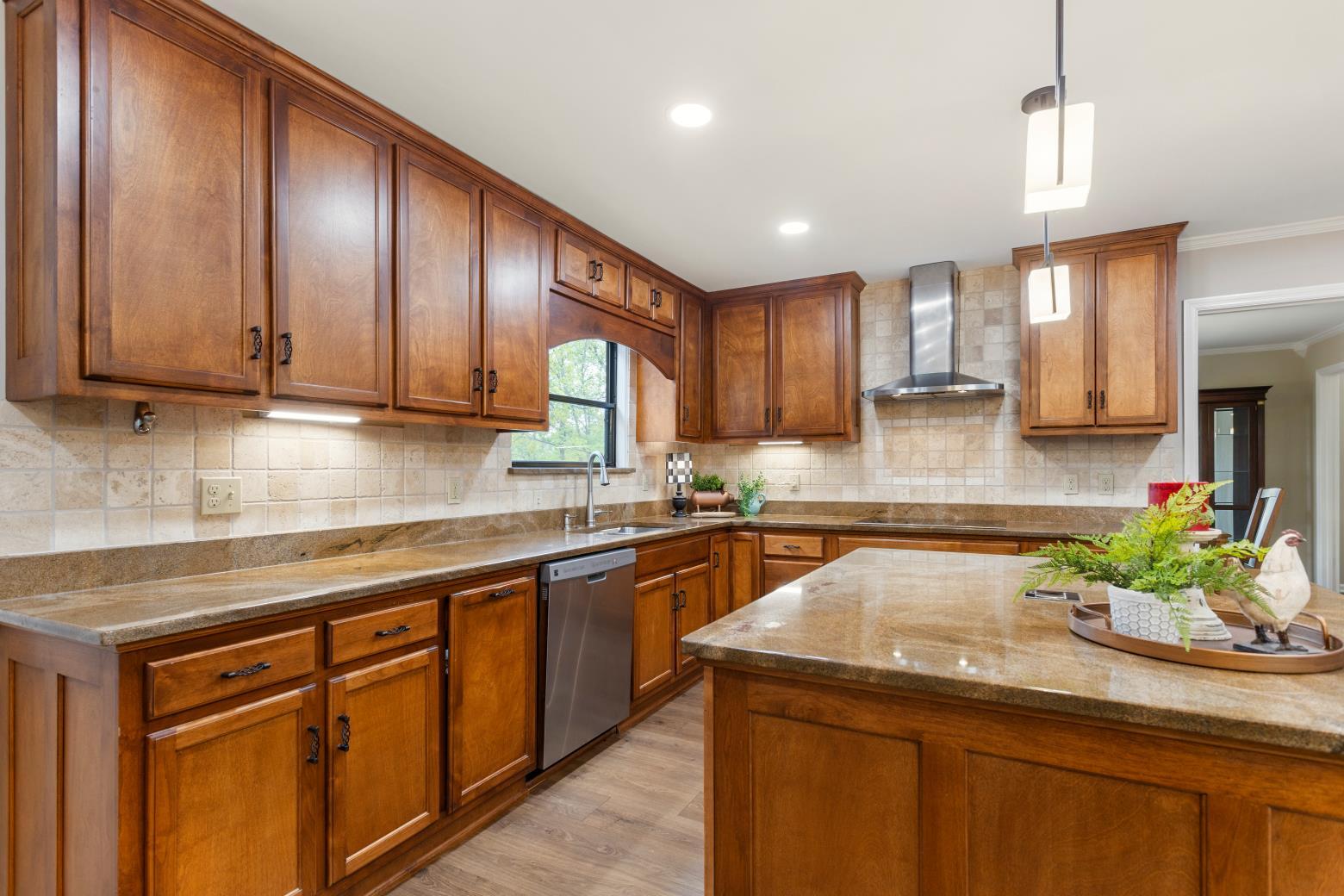 5700 Queen Mary Lane