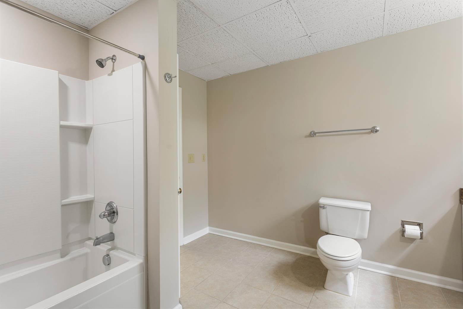 5700 Queen Mary Lane