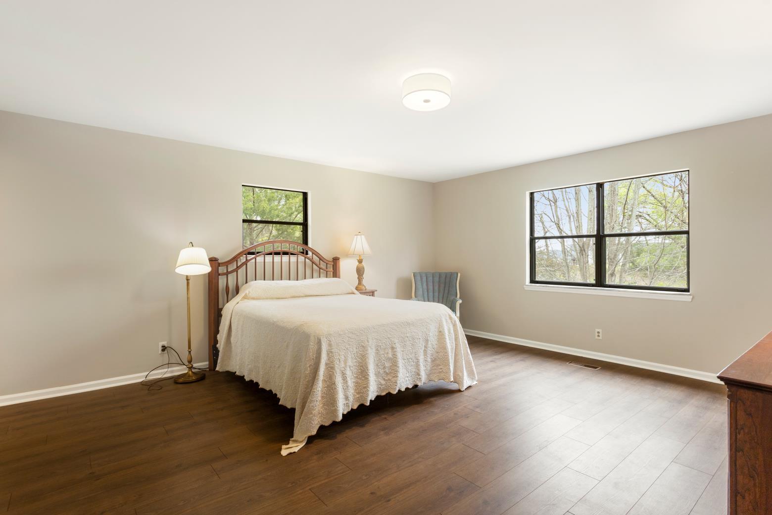 5700 Queen Mary Lane