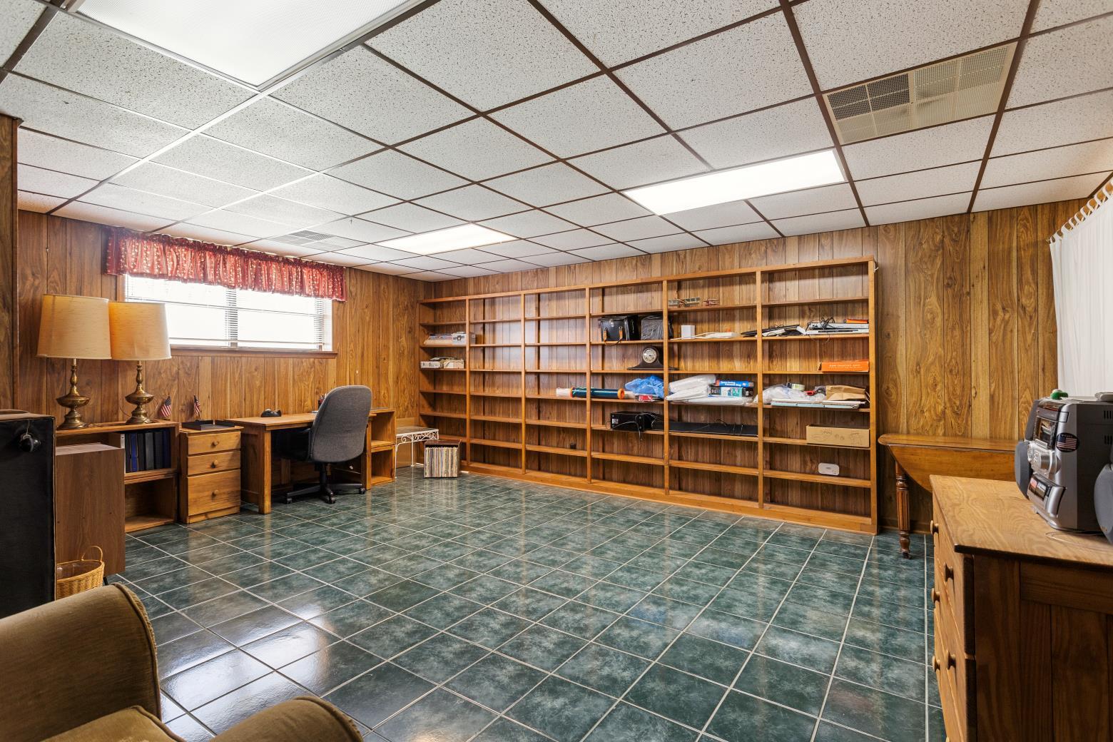 5700 Queen Mary Lane