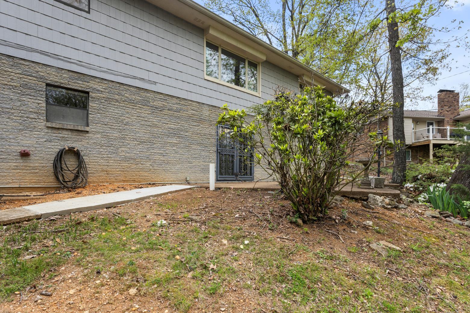 5700 Queen Mary Lane