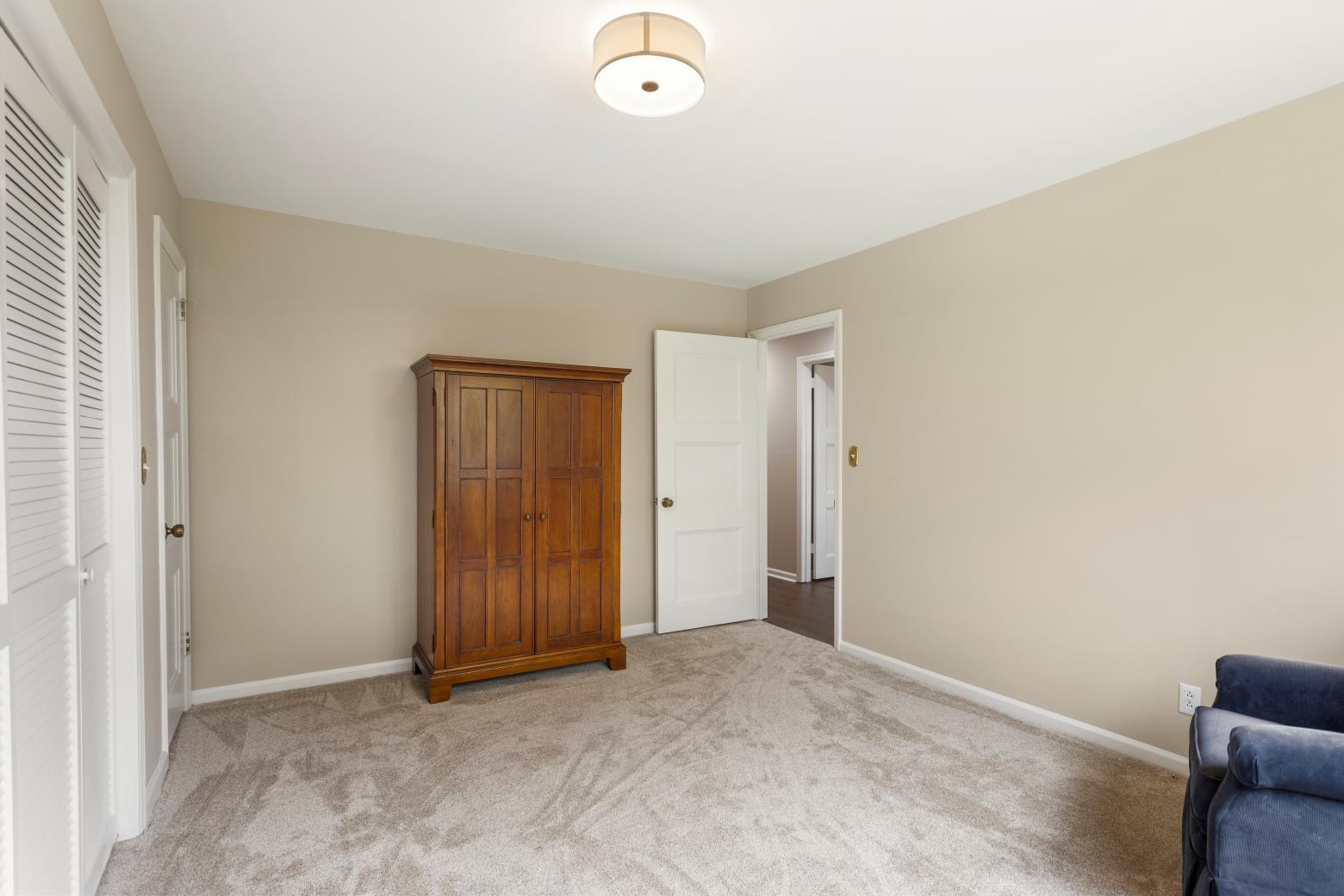 5700 Queen Mary Lane