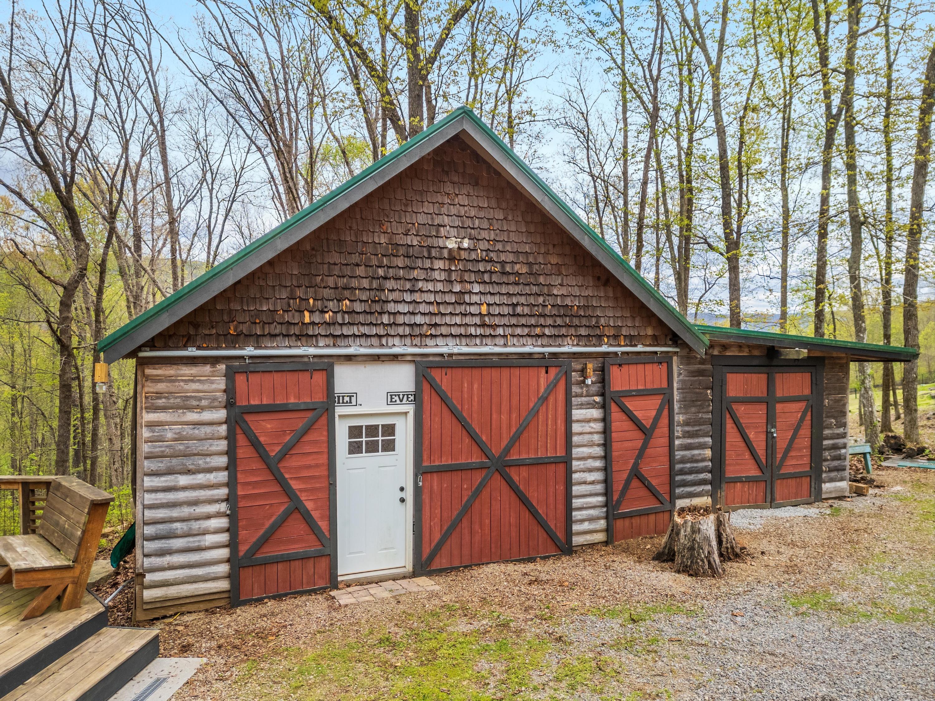 417 Holder Ln
