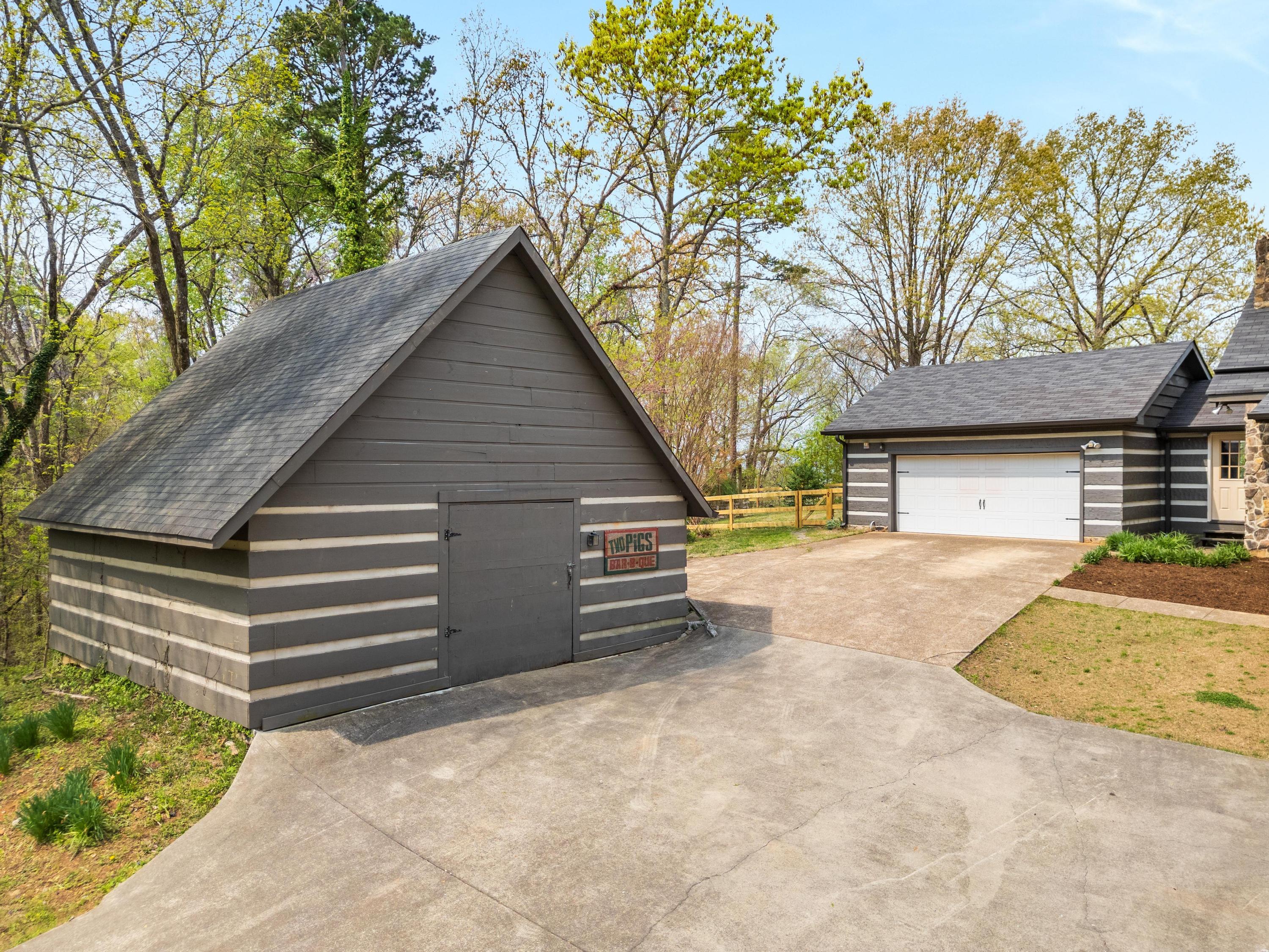 9725 Lakeside Road