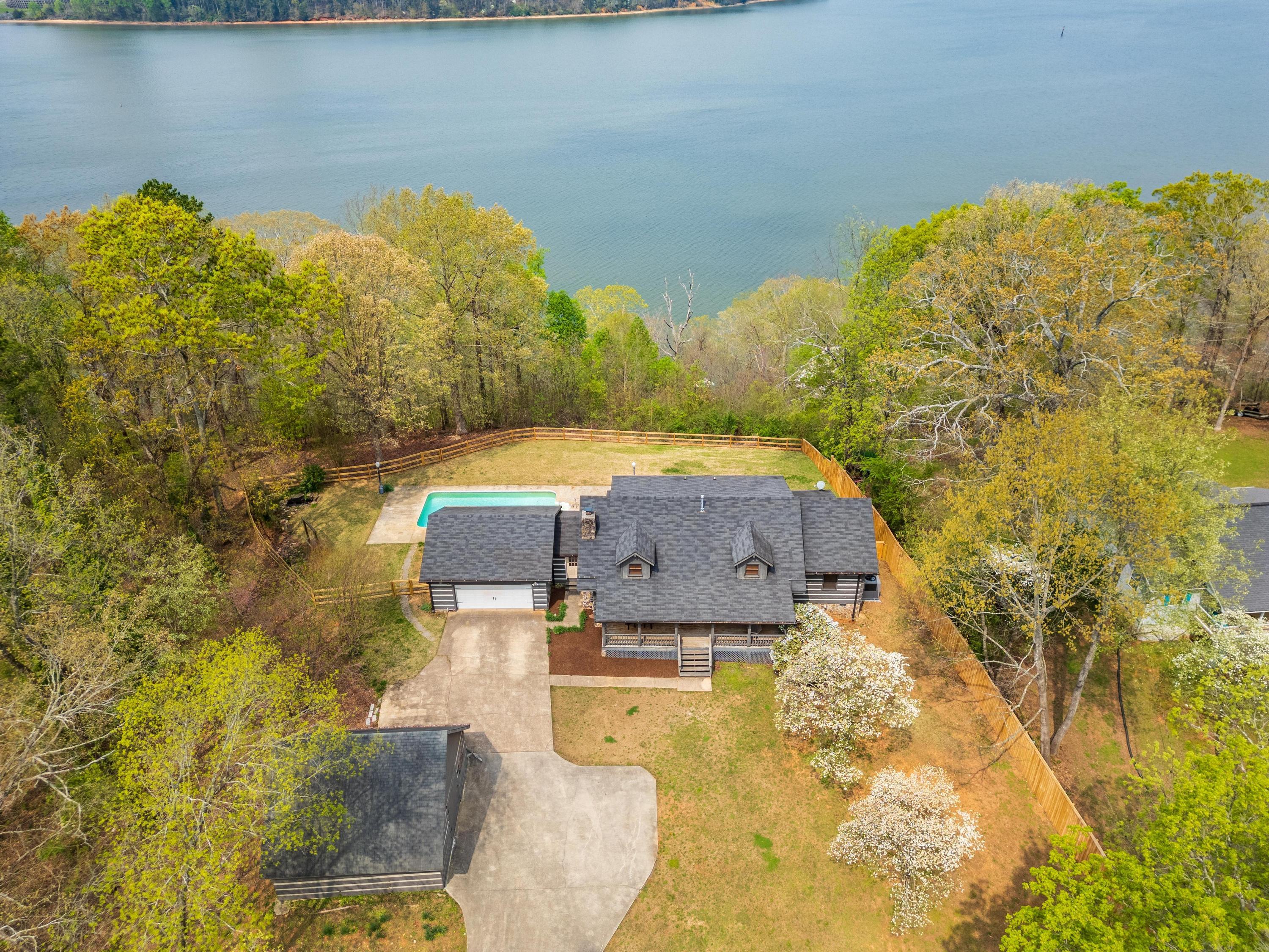 9725 Lakeside Road