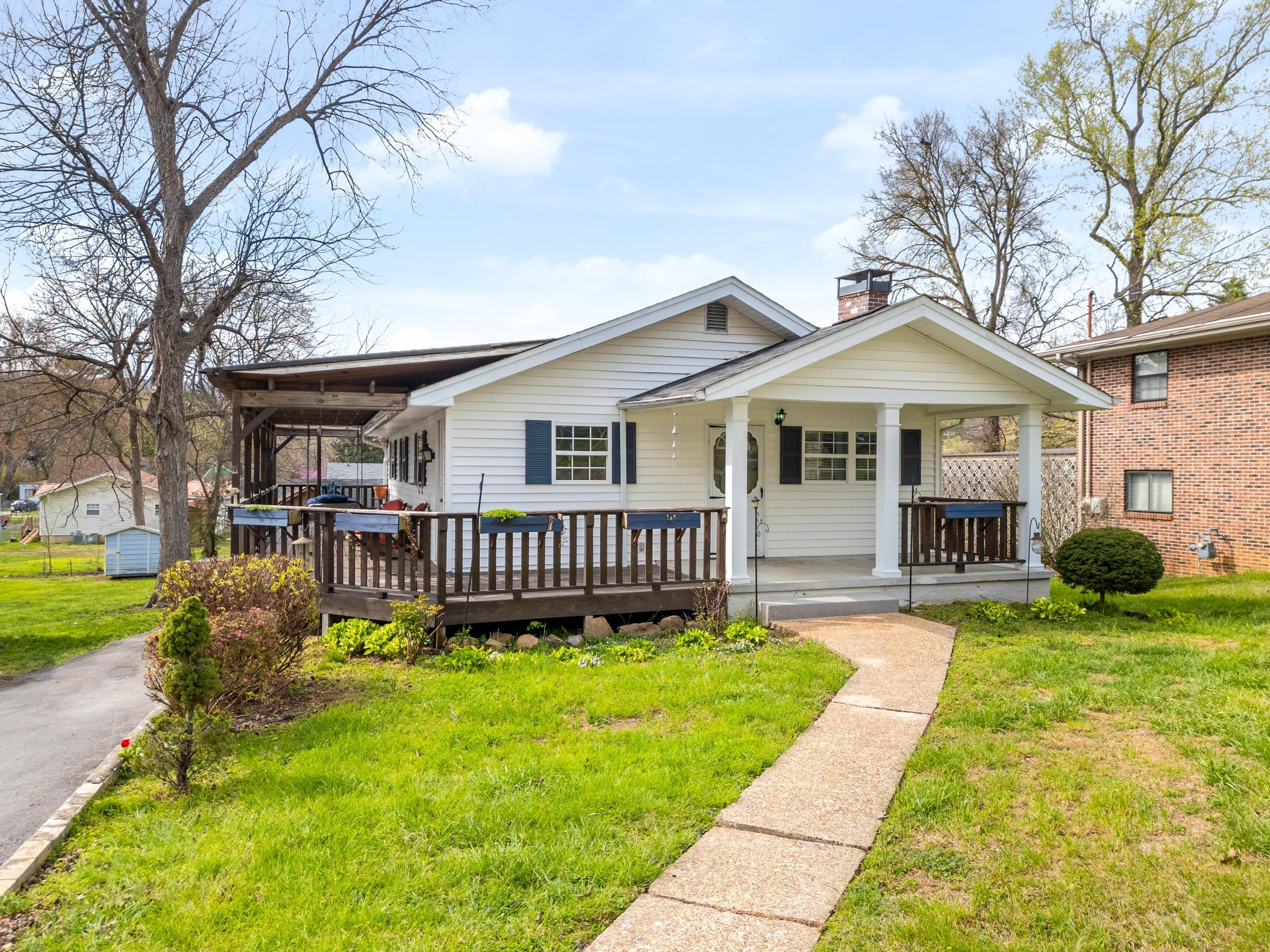 3693 Tacoma Ave