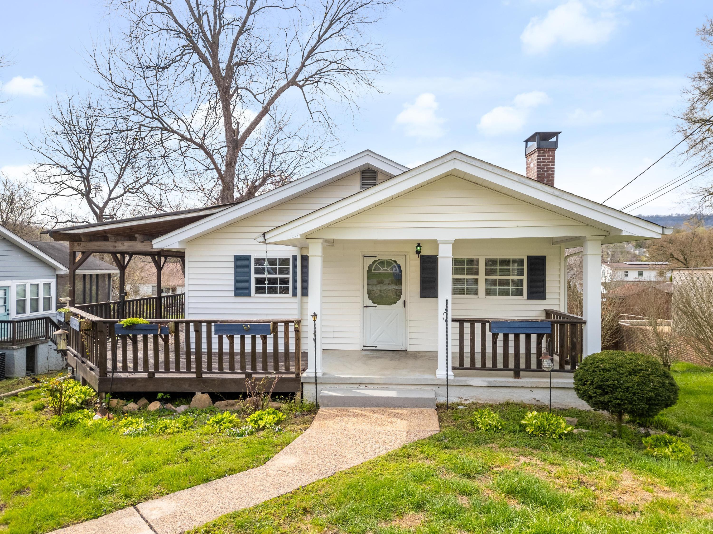 3693 Tacoma Ave