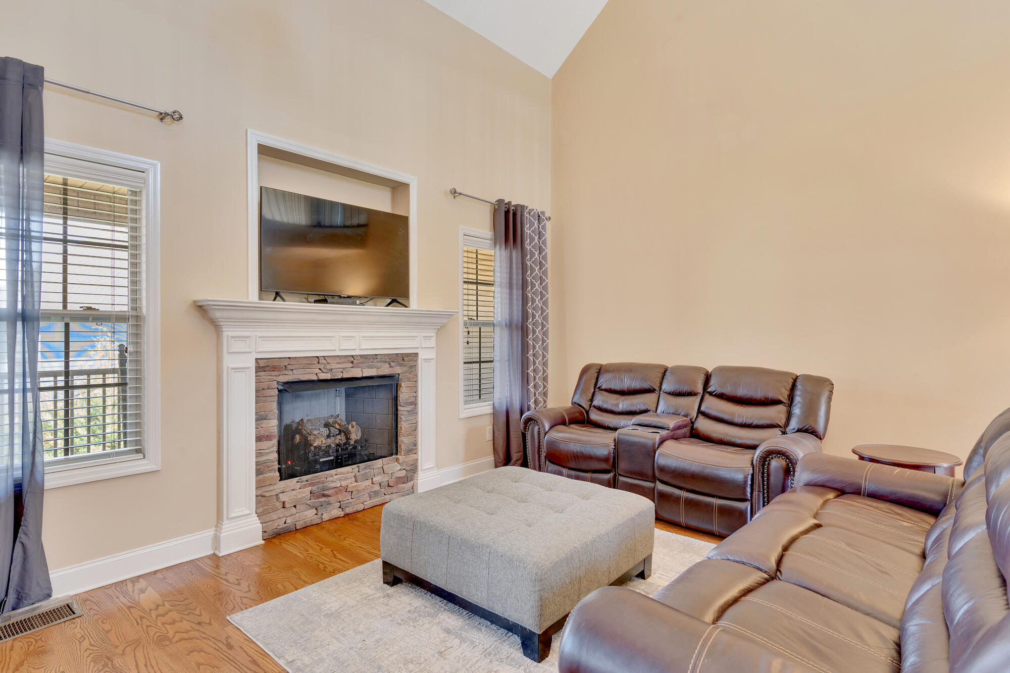 9542 Hastings Way