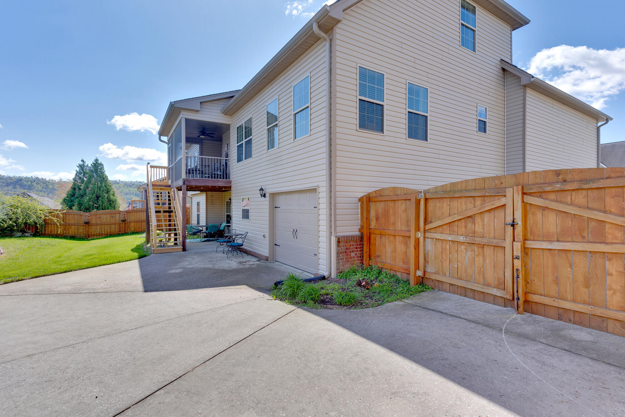 9542 Hastings Way