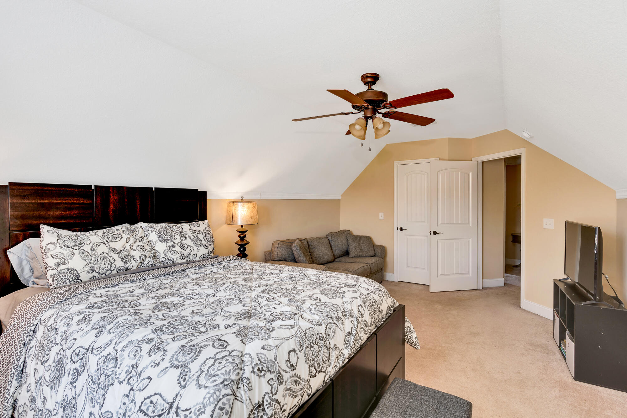 9542 Hastings Way