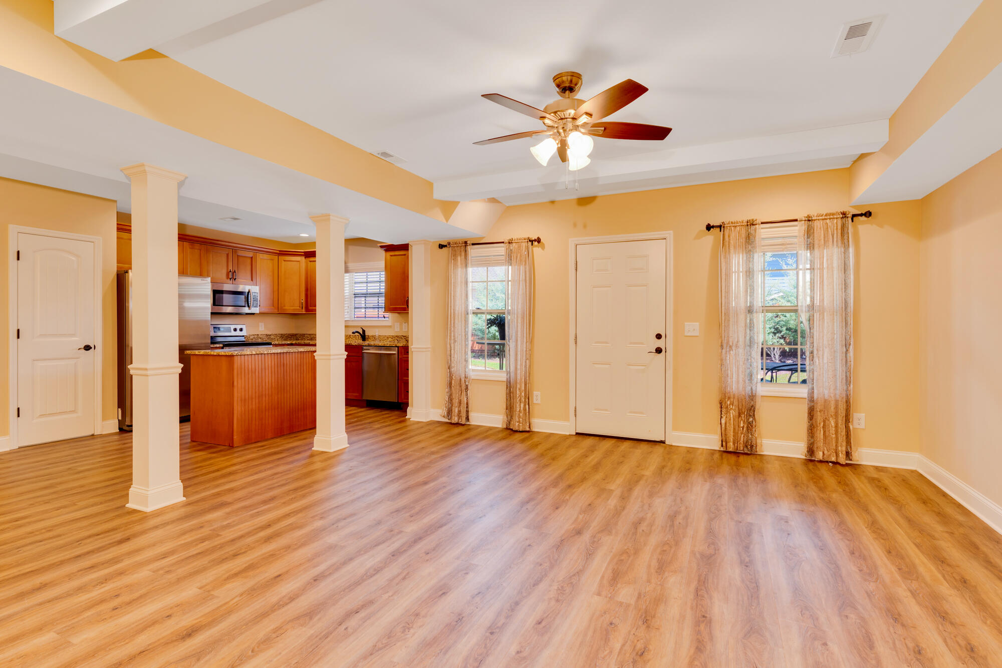 9542 Hastings Way