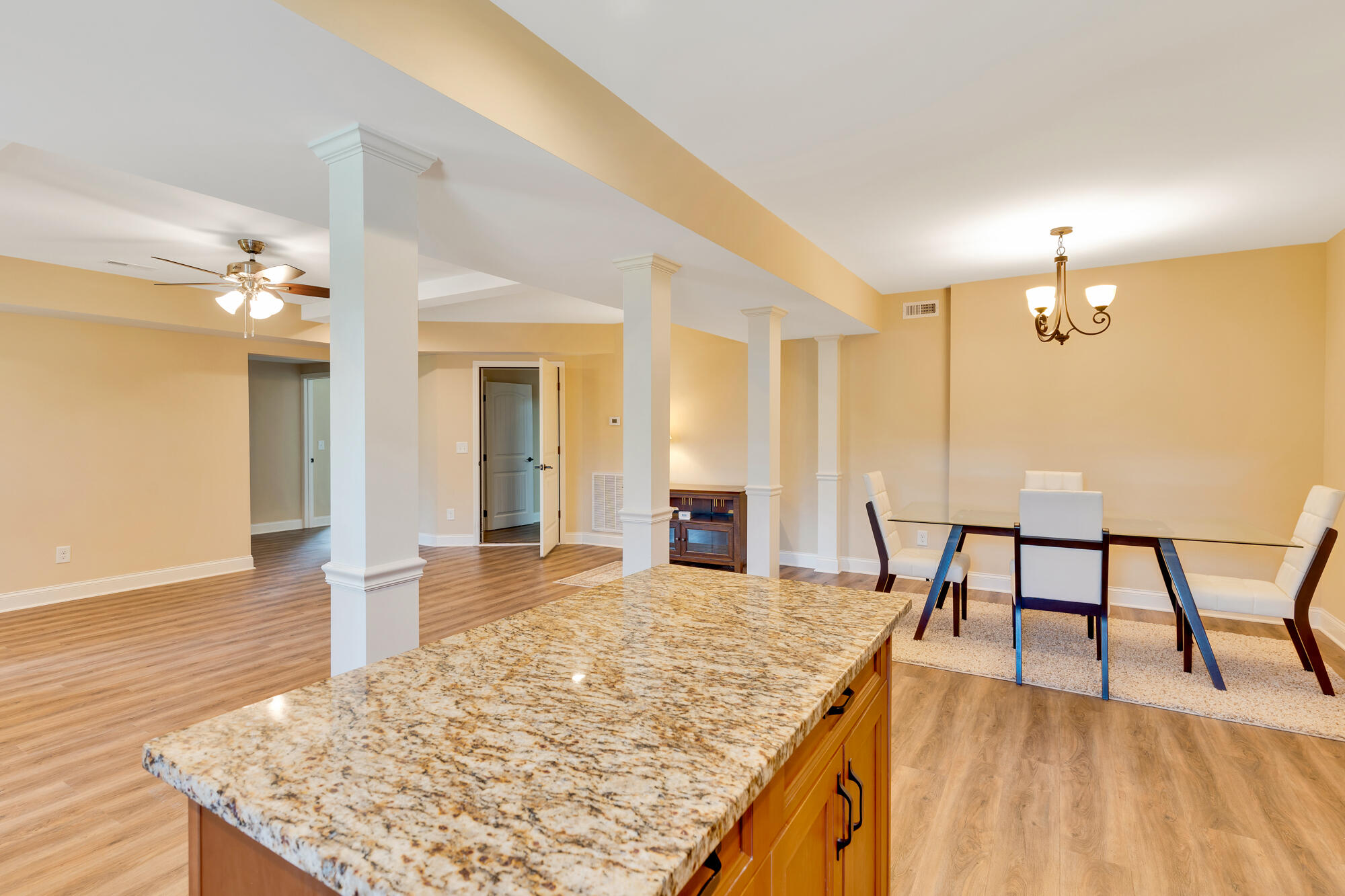9542 Hastings Way