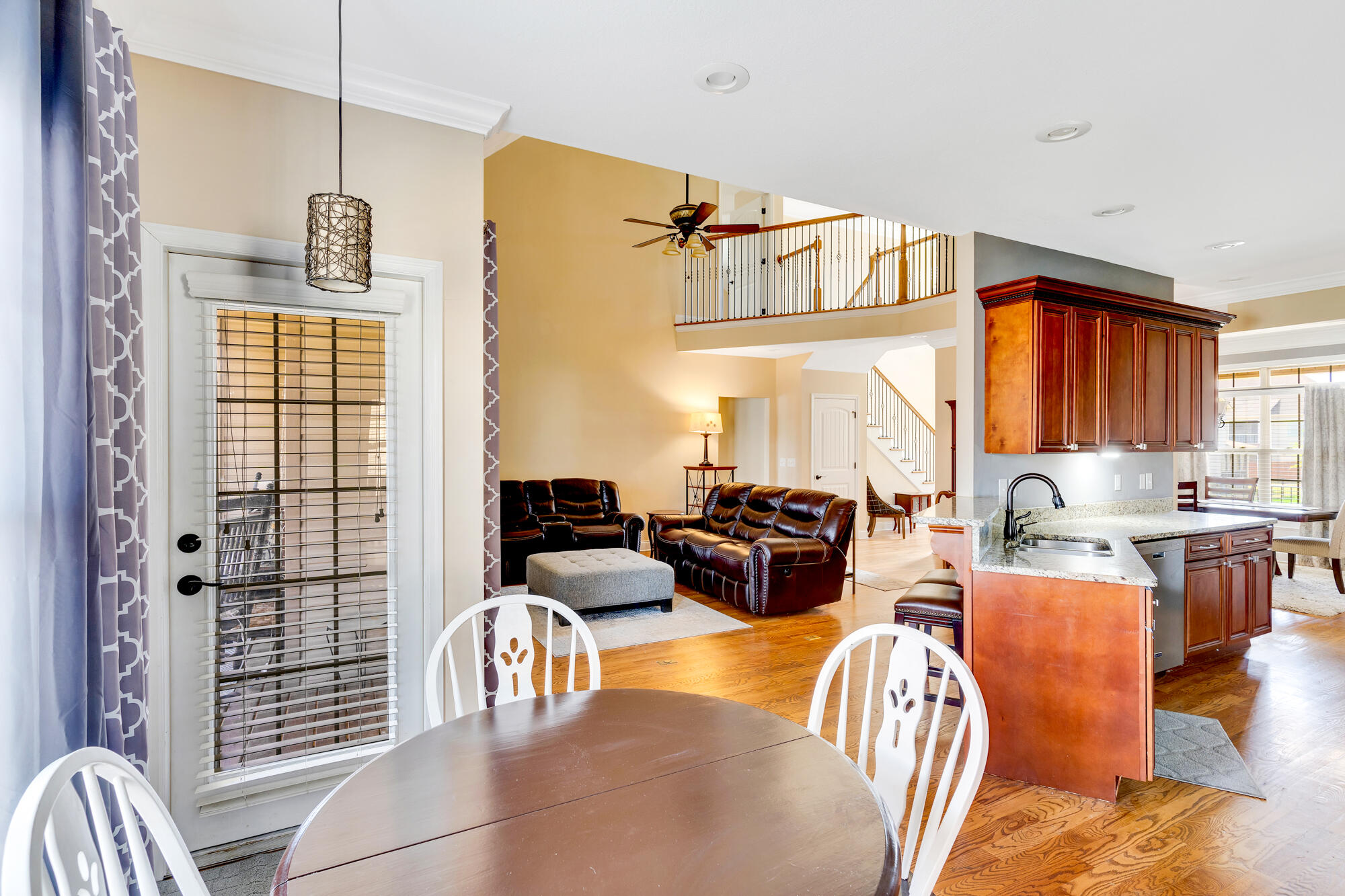 9542 Hastings Way