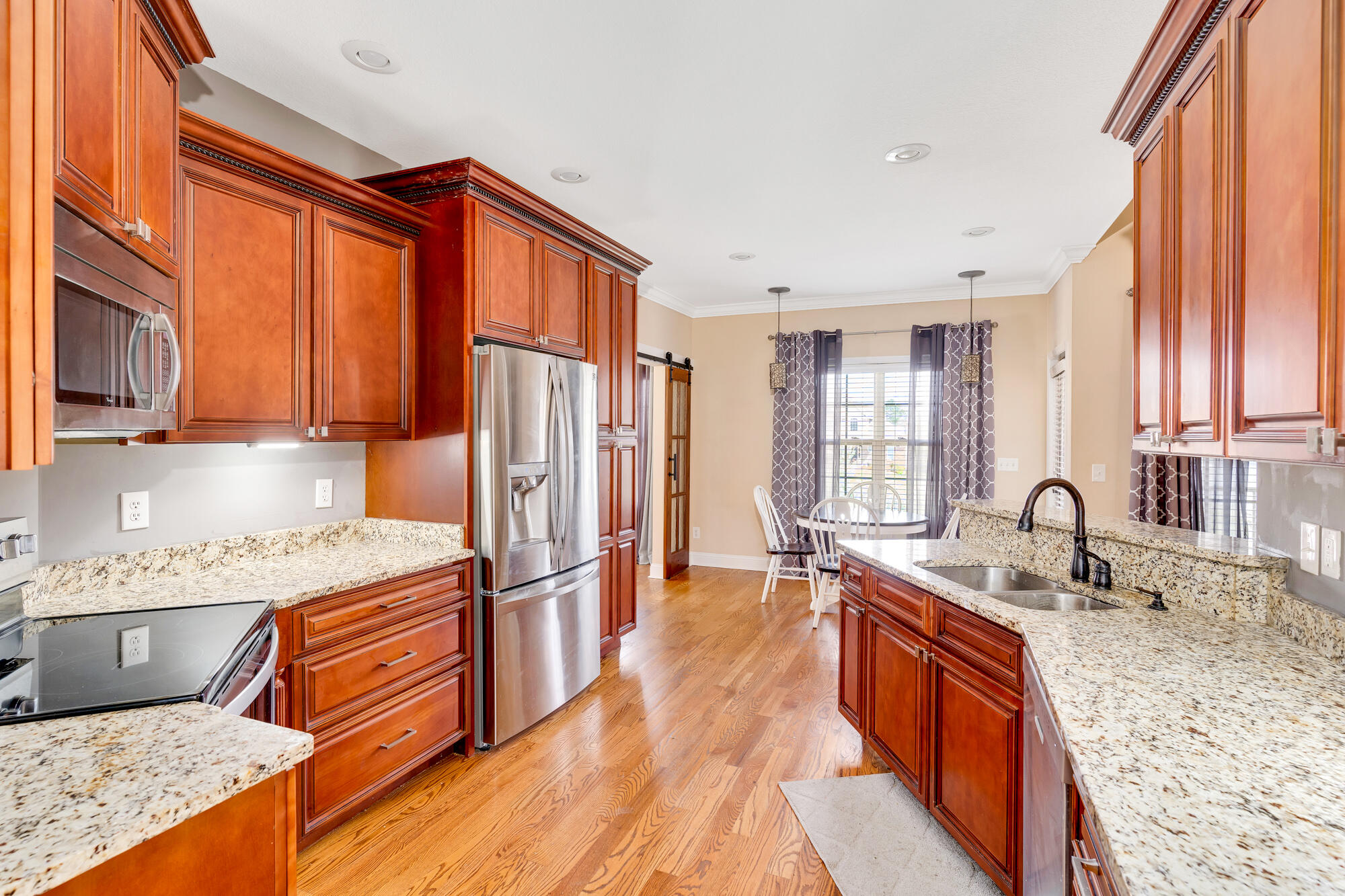 9542 Hastings Way