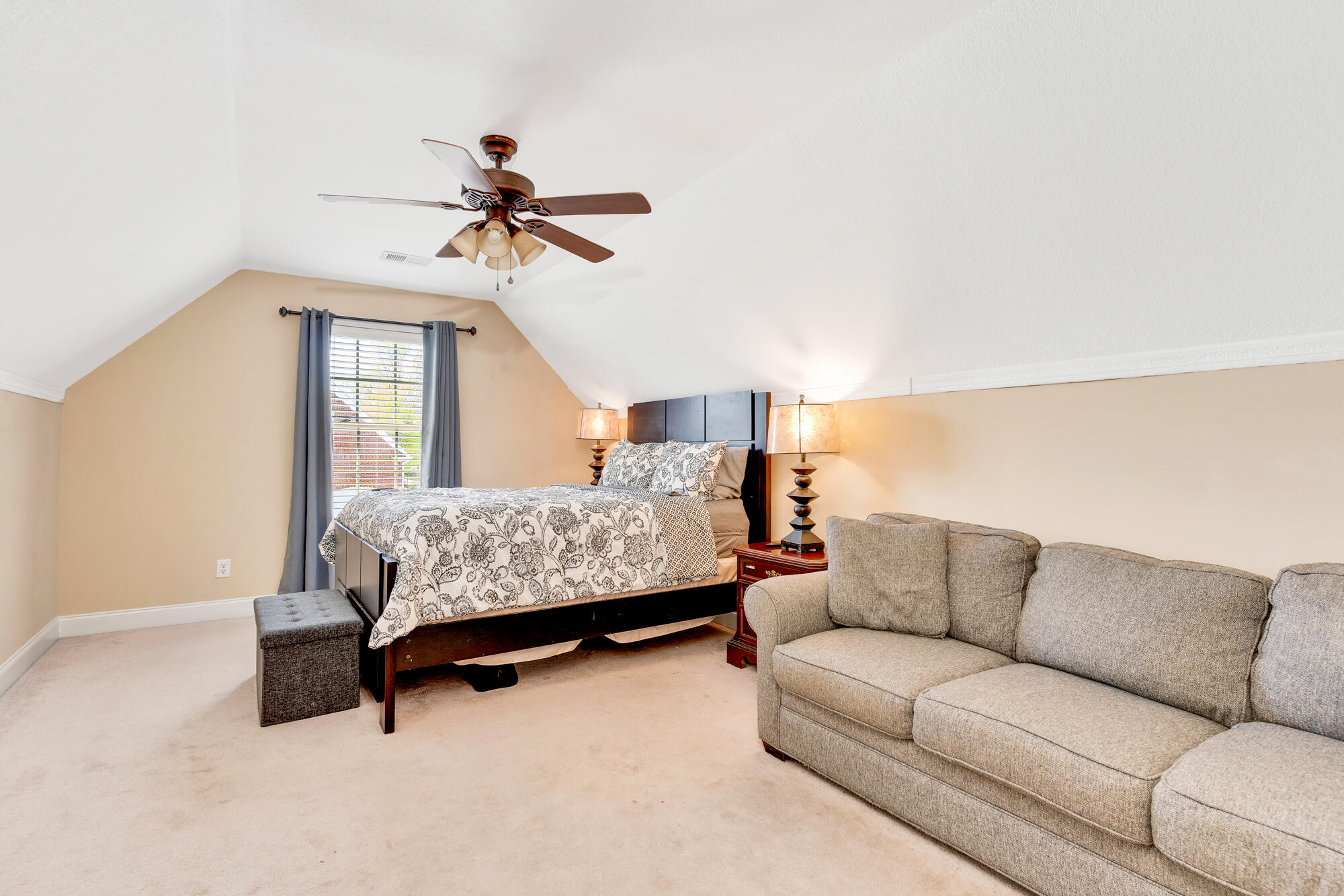 9542 Hastings Way