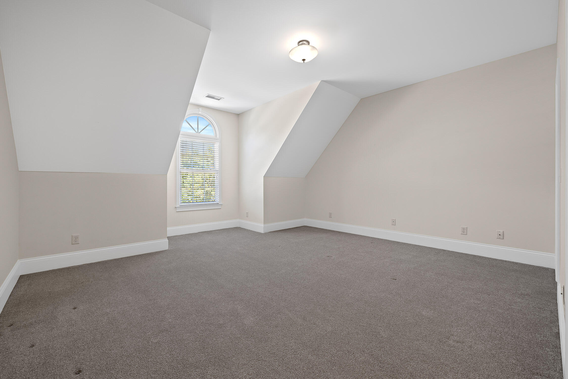 421 Saratoga Place