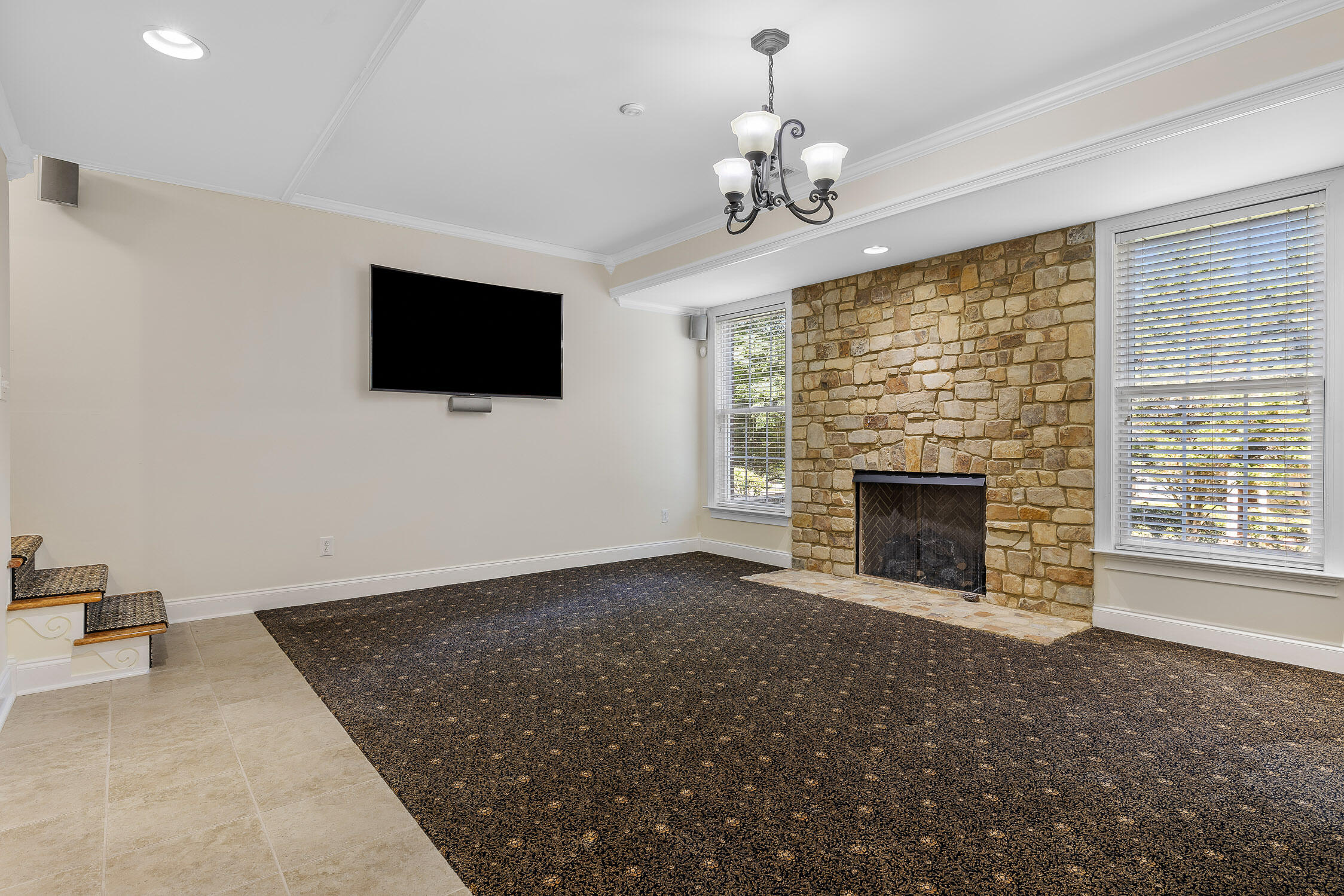 421 Saratoga Place