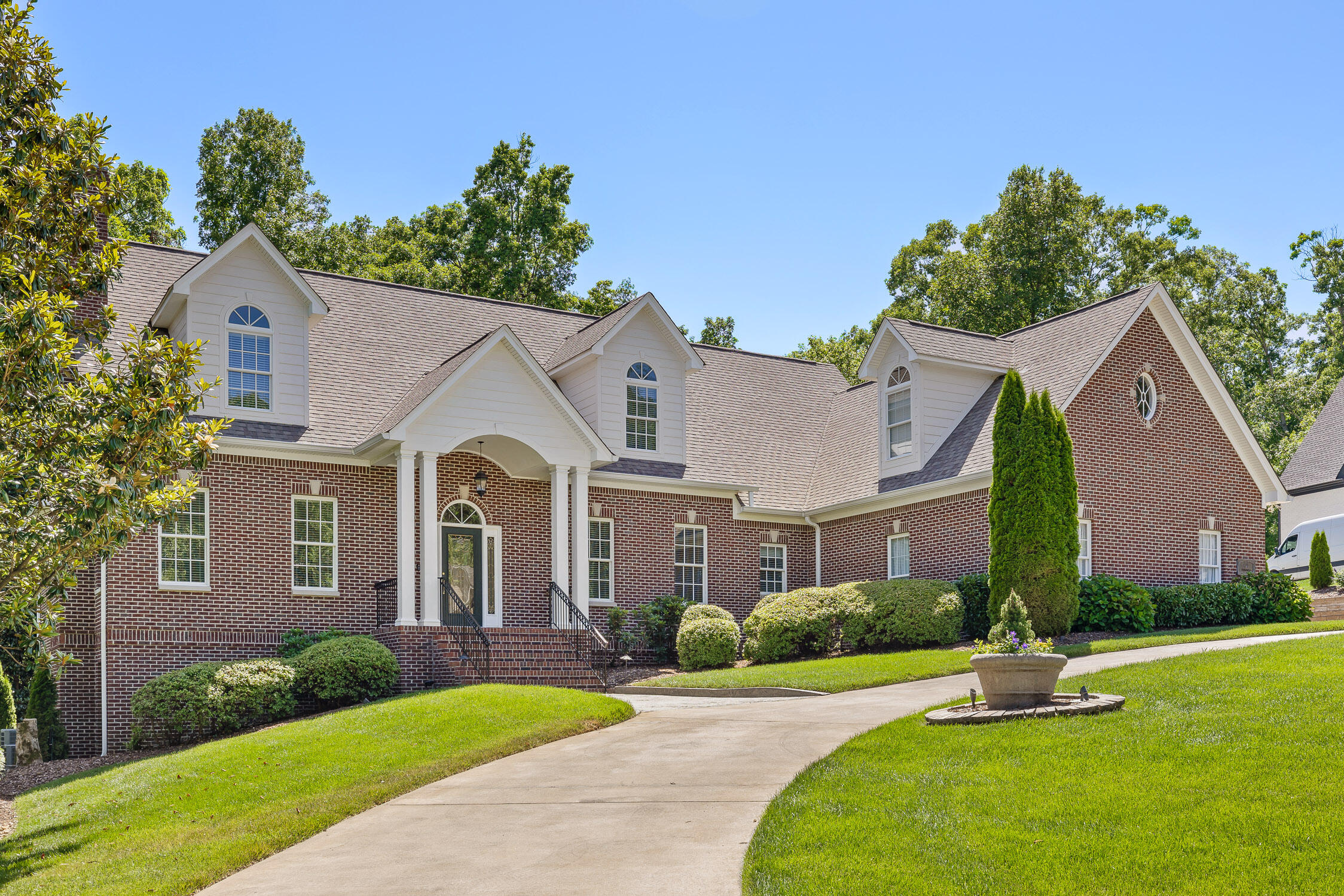 421 Saratoga Place