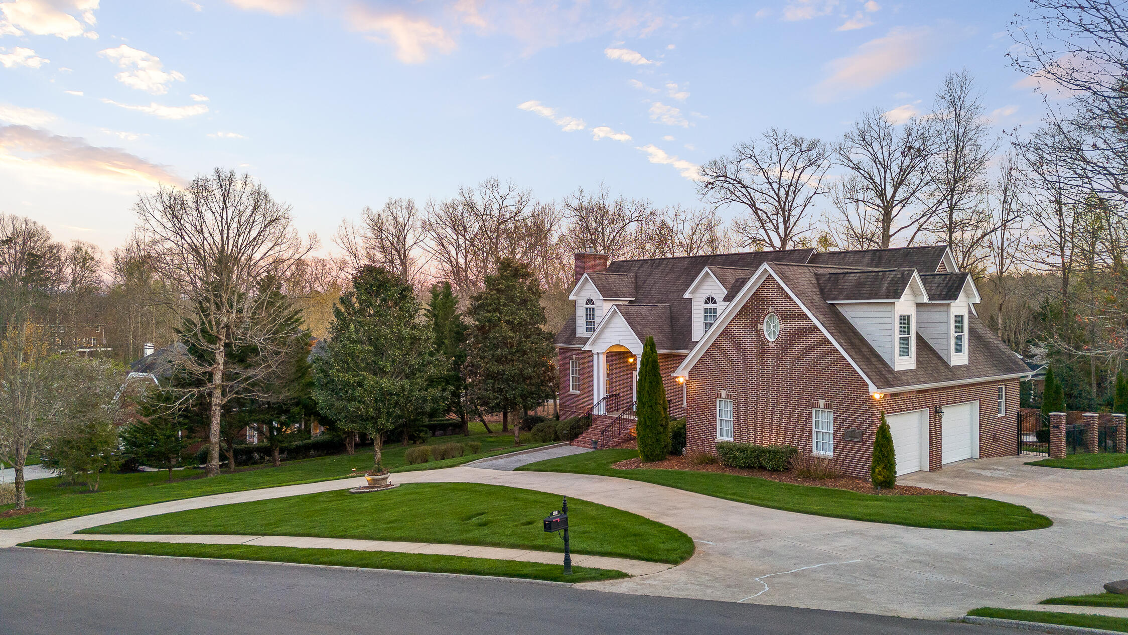421 Saratoga Place