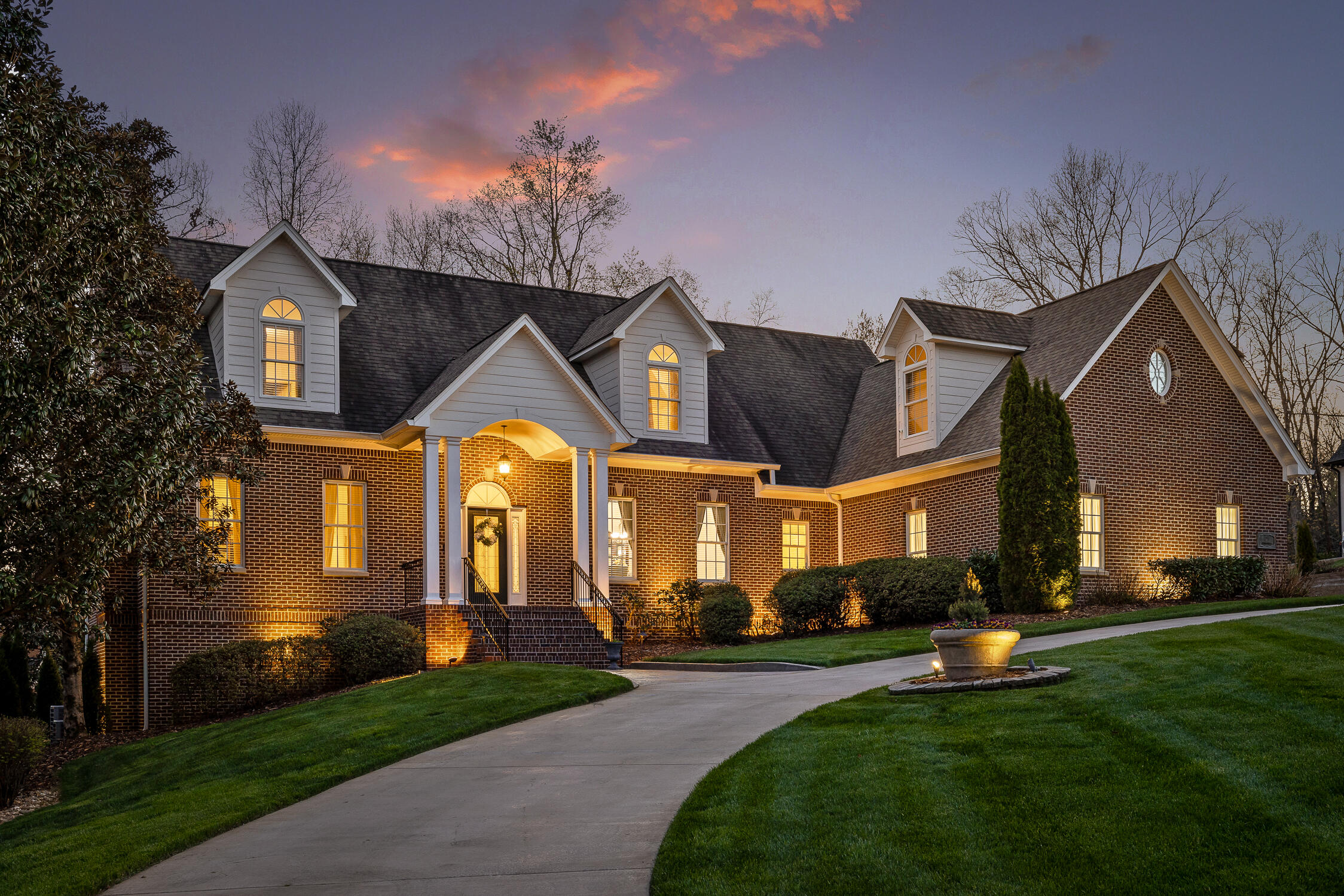 421 Saratoga Place