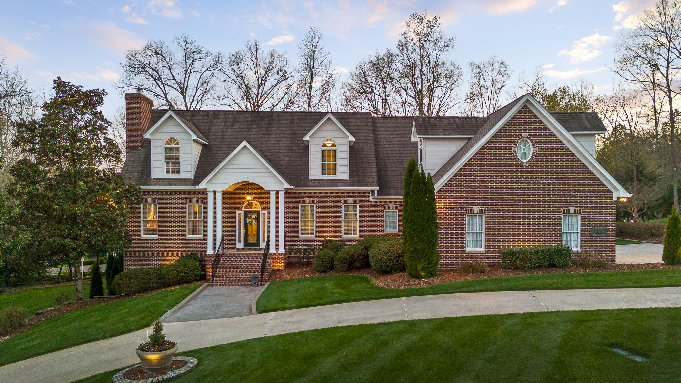 421 Saratoga Place
