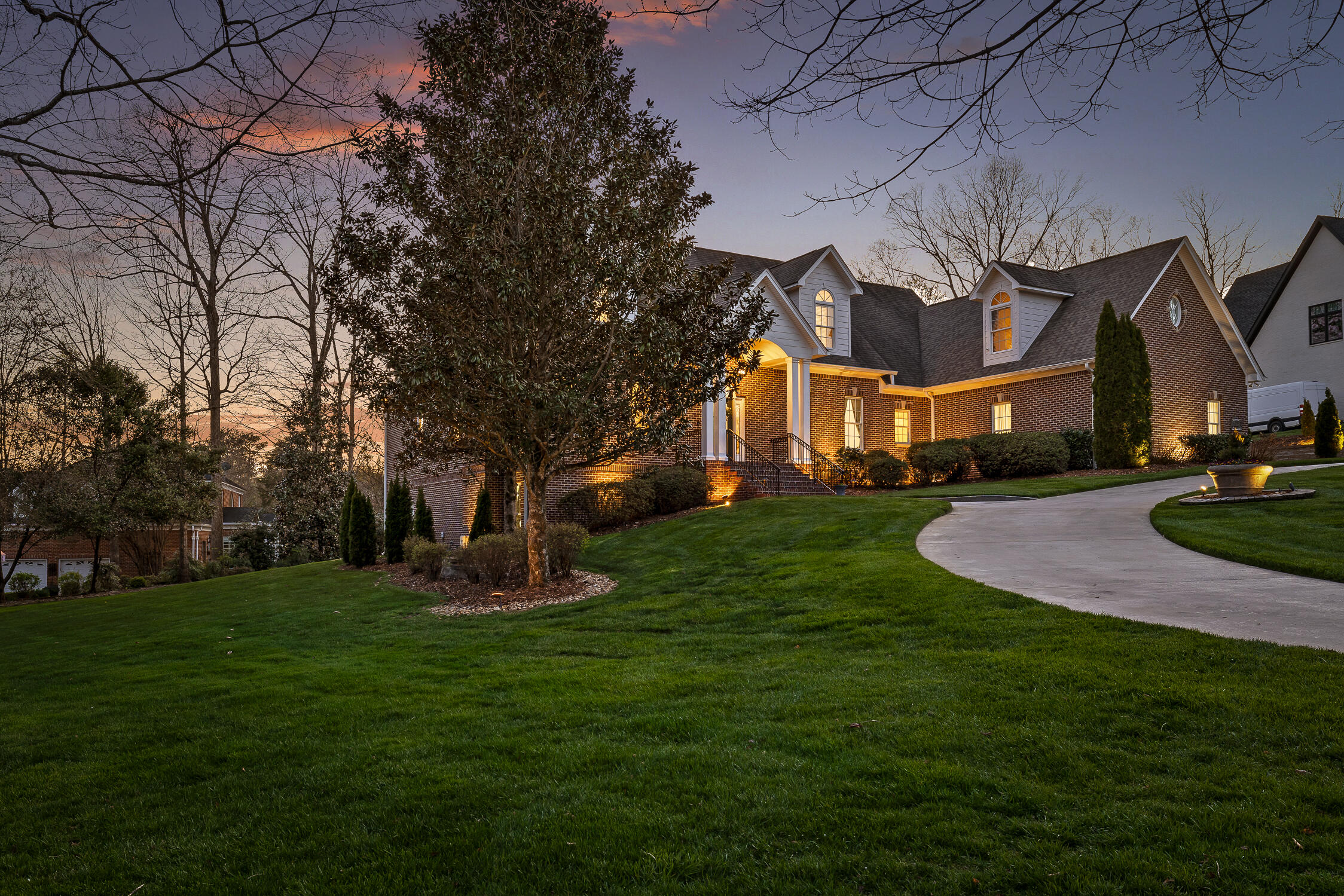 421 Saratoga Place