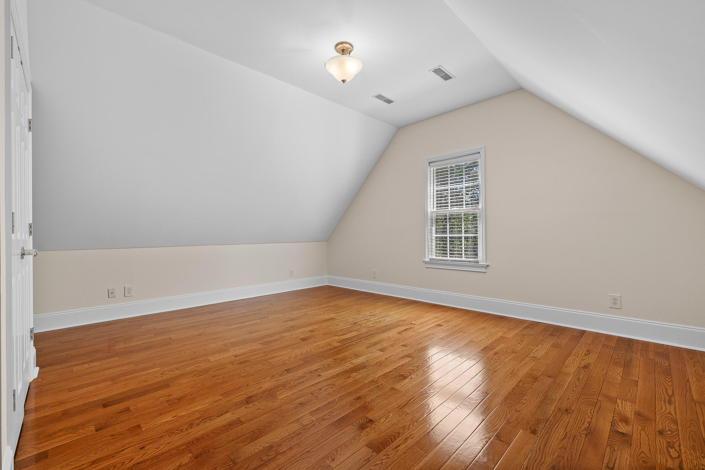 421 Saratoga Place