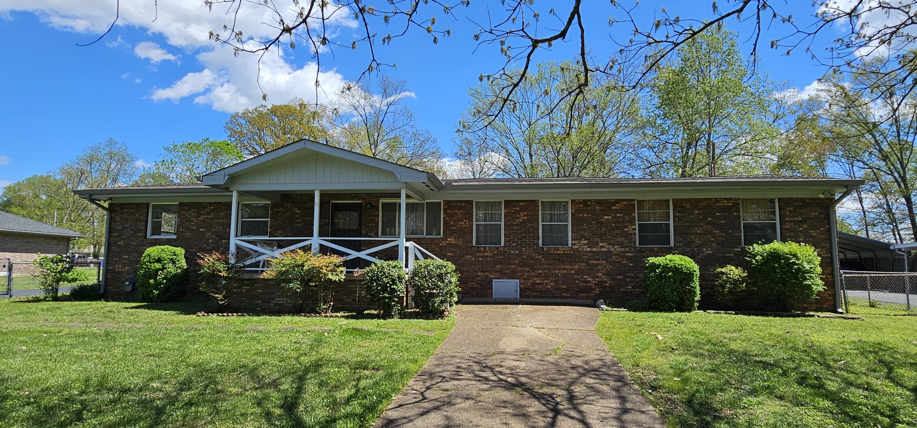 728 James Ave