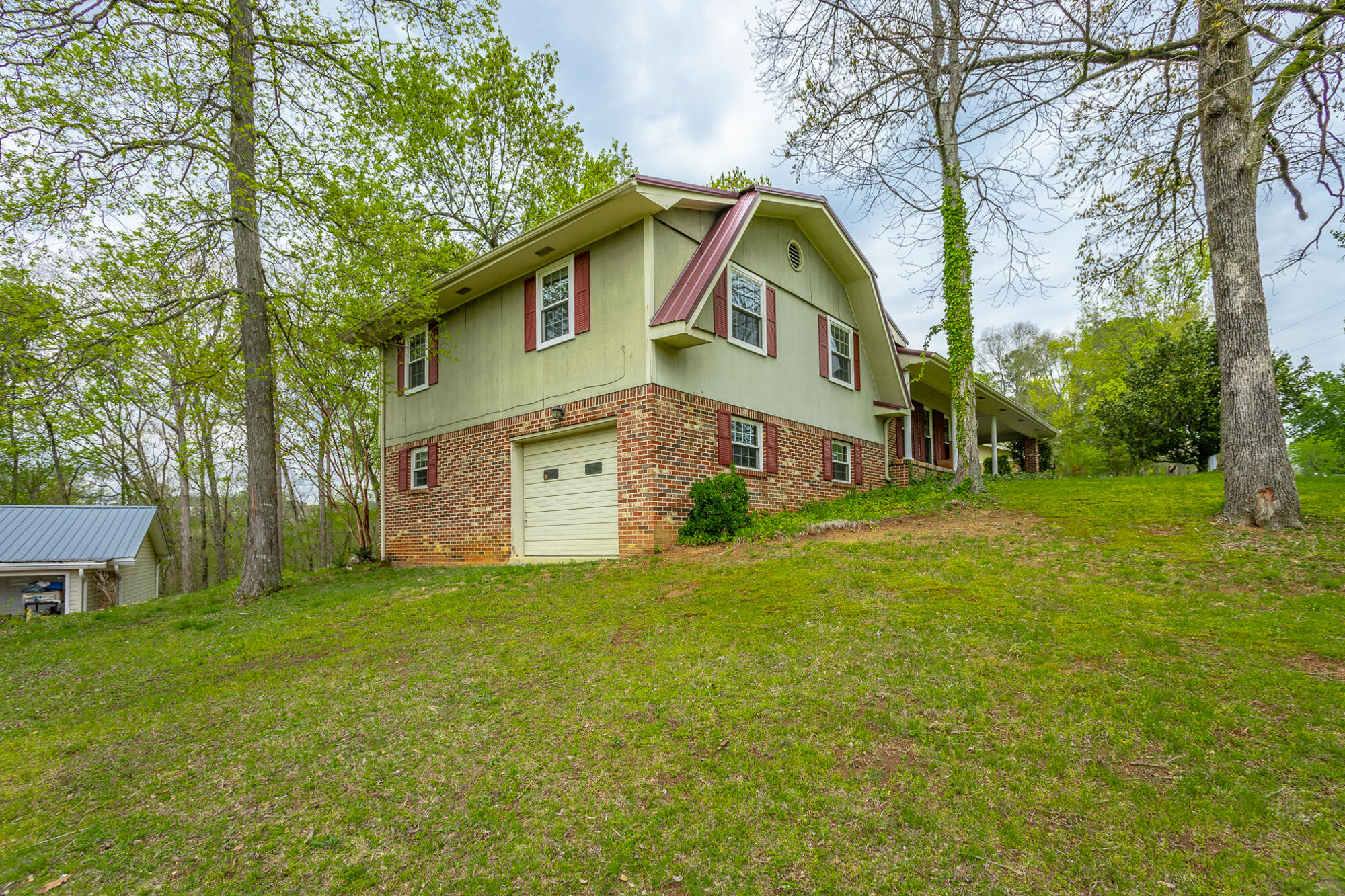 3010 NW Tomahawk Circle