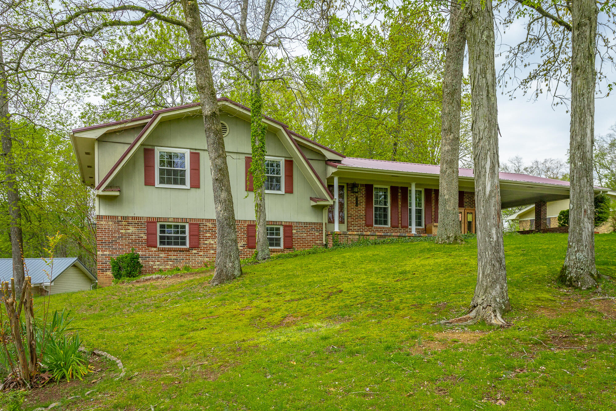 3010 NW Tomahawk Circle
