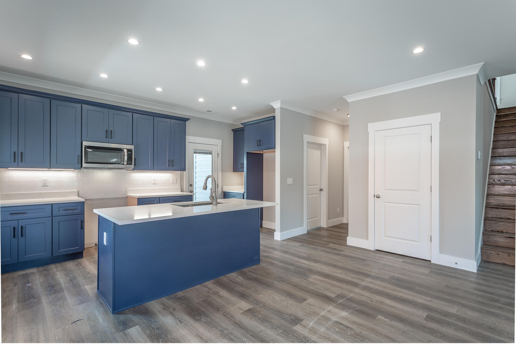 419 Willow Grove Court, 32