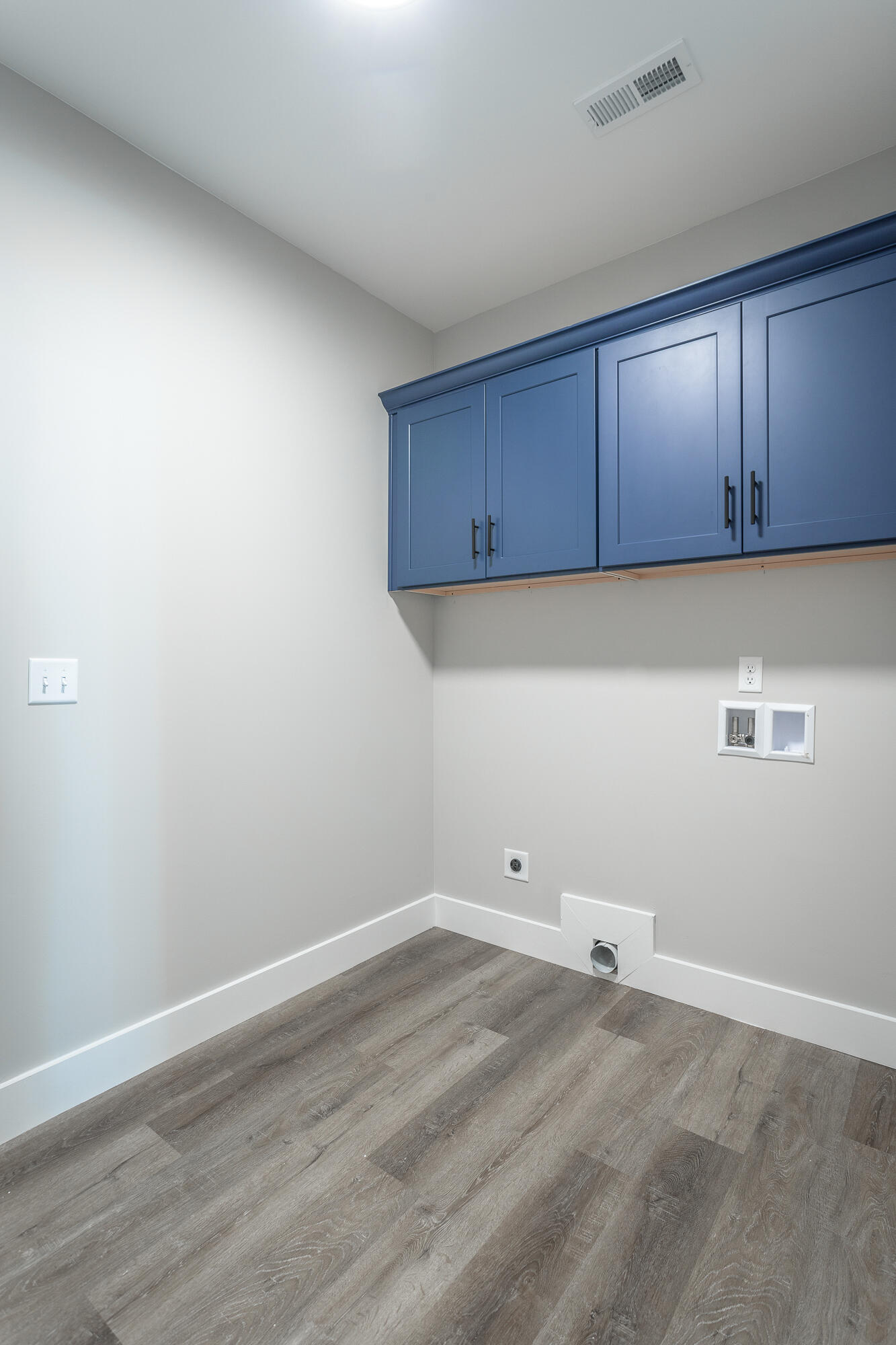 419 Willow Grove Court, 32