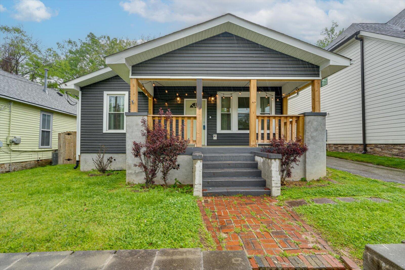 707 Spears Ave