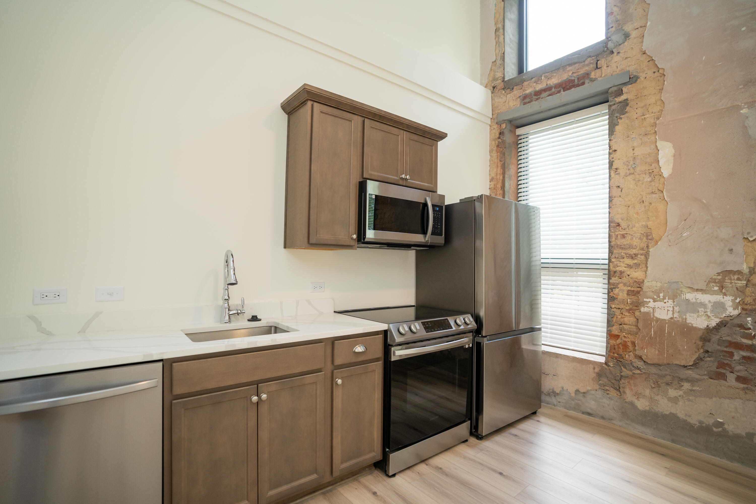 745 E Main Street, 115