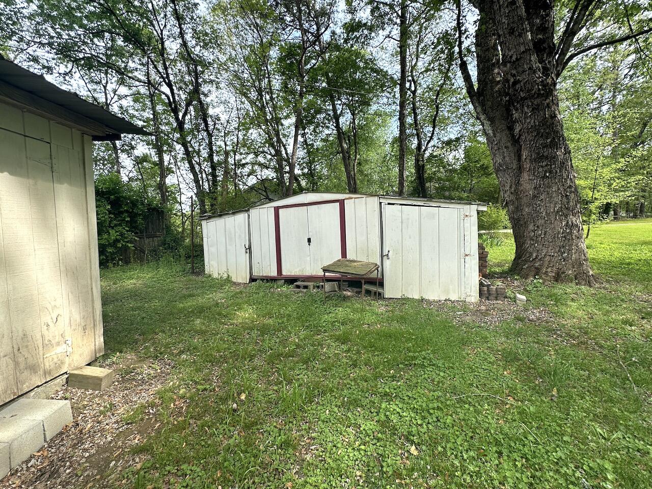 806 Sneed Rd