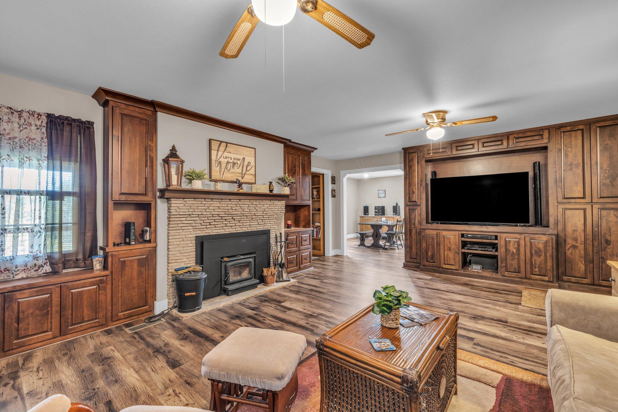 3407 Martin Rd