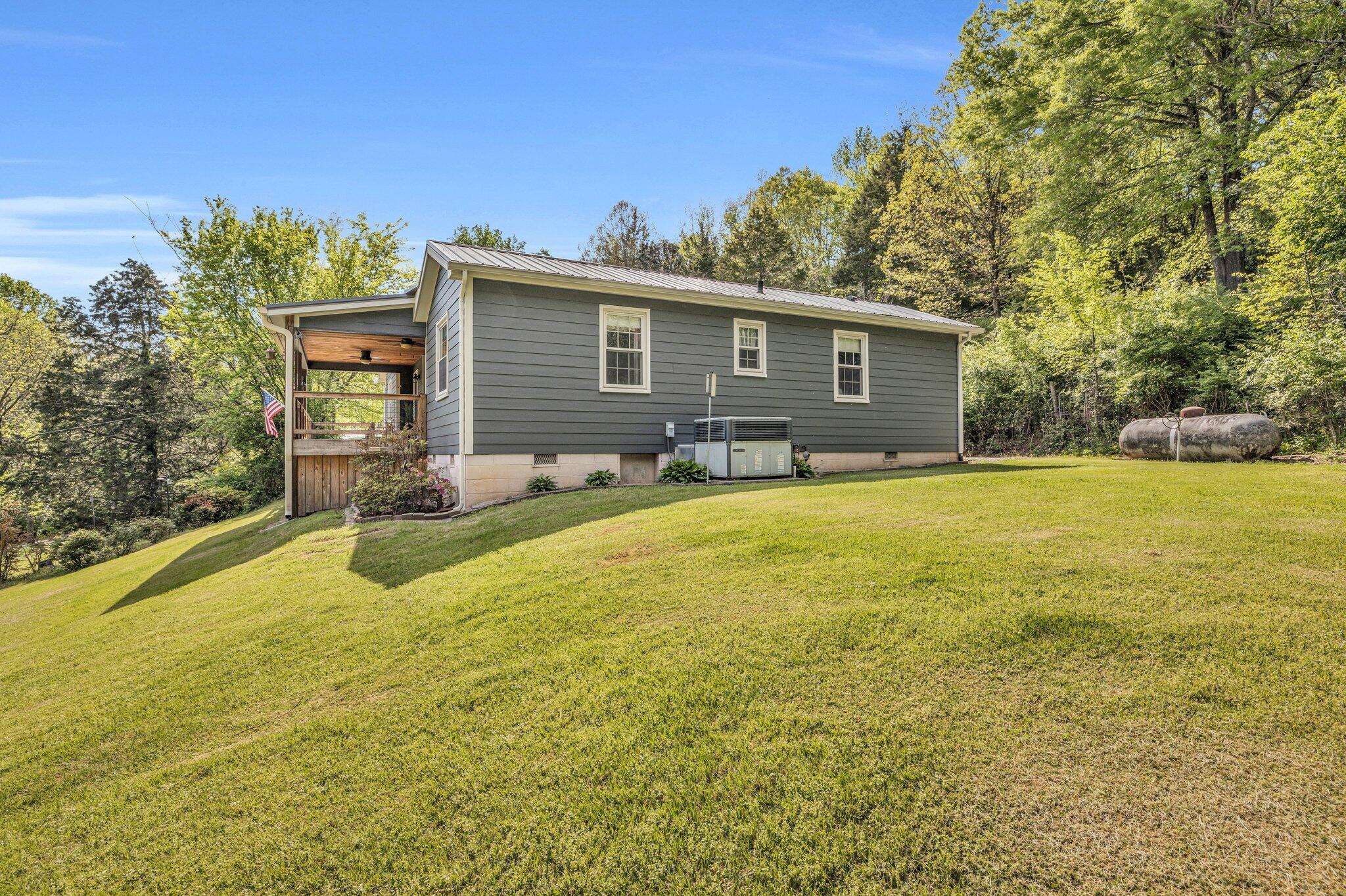 3407 Martin Rd