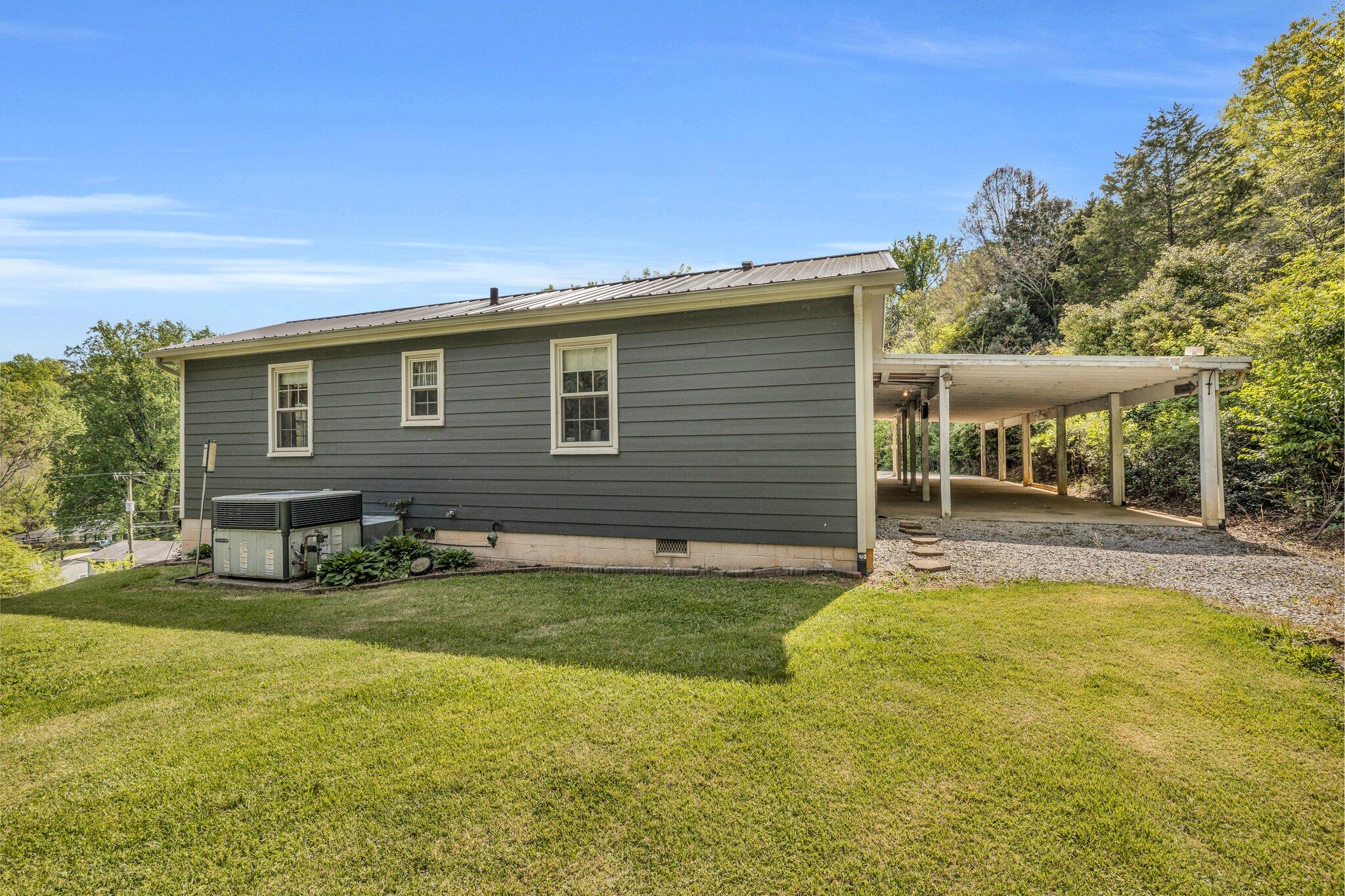 3407 Martin Rd
